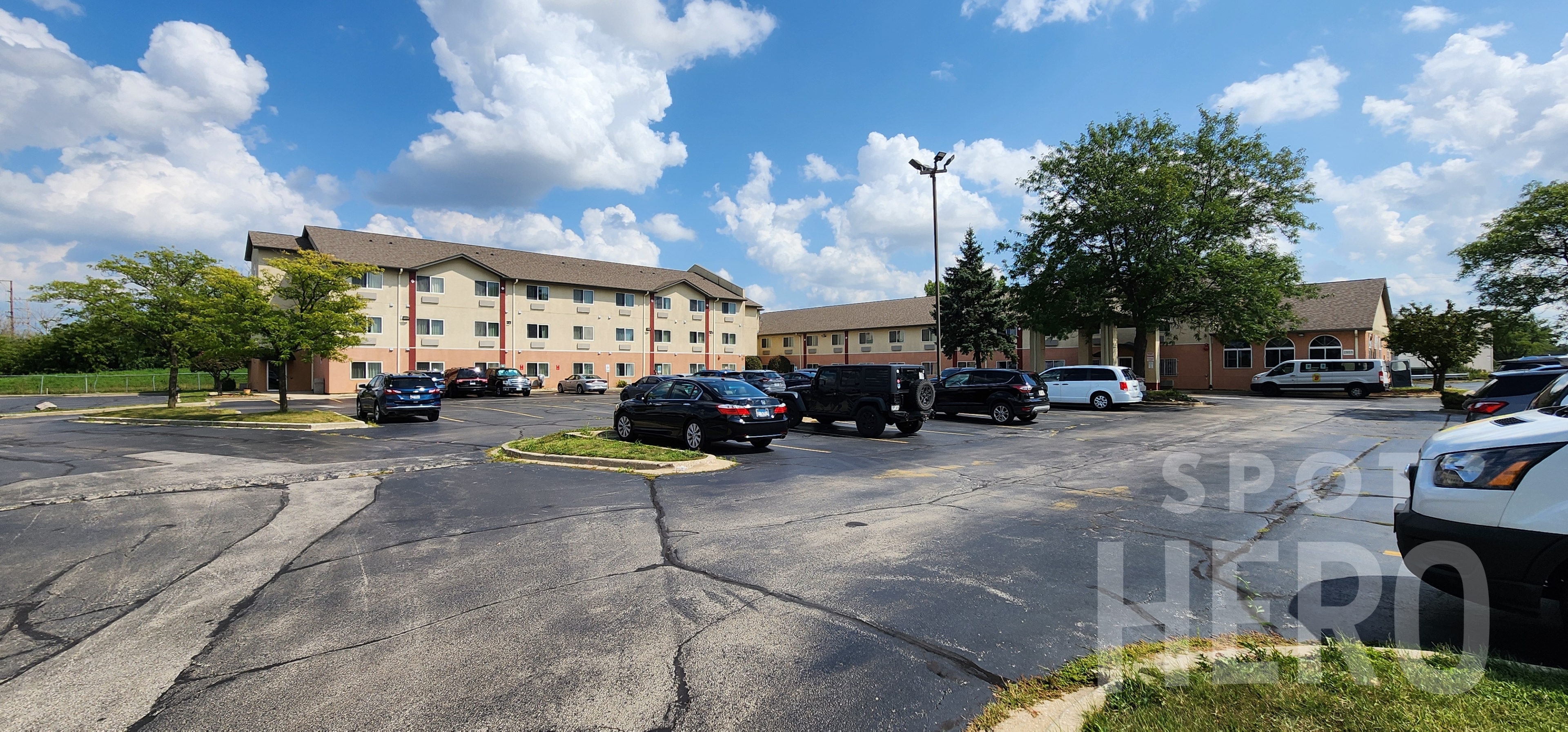 Photo of Super 8 by Wyndham O'Hare Airport - Uncovered Self Park