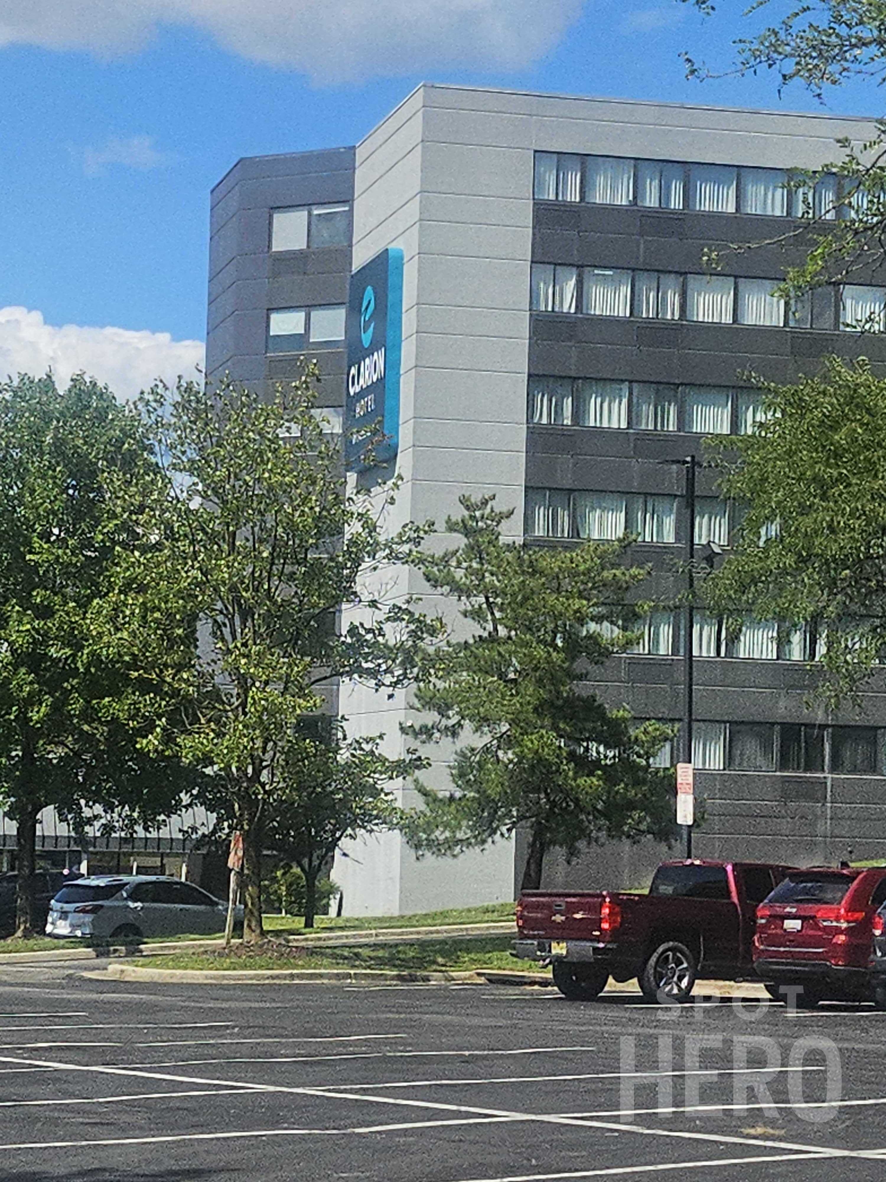 Photo of Clarion Hotel and Suites BWI Airport North - Uncovered Self Park