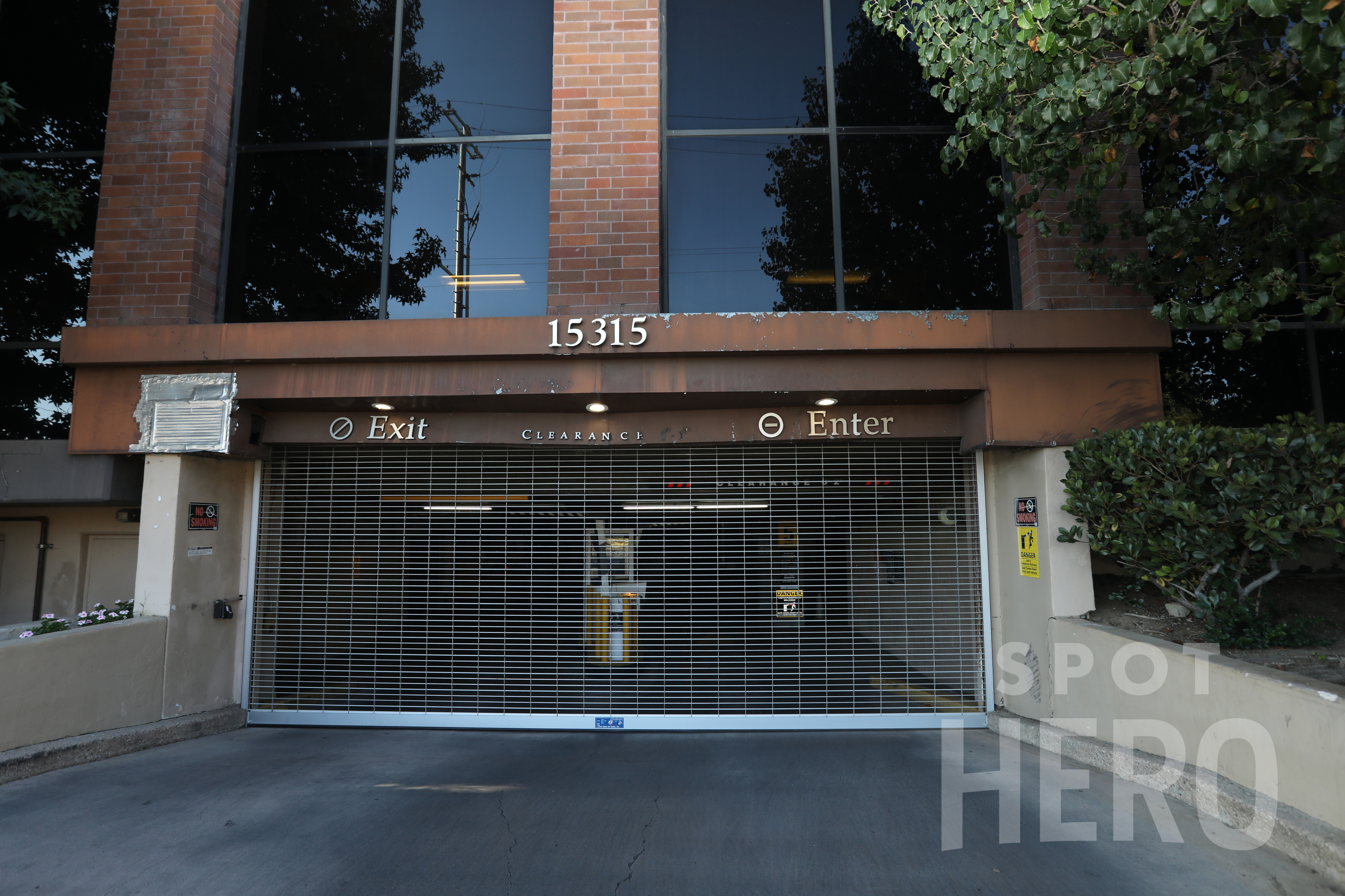Photo of 15315 Magnolia Blvd. - Sherman Oaks Atrium Garage