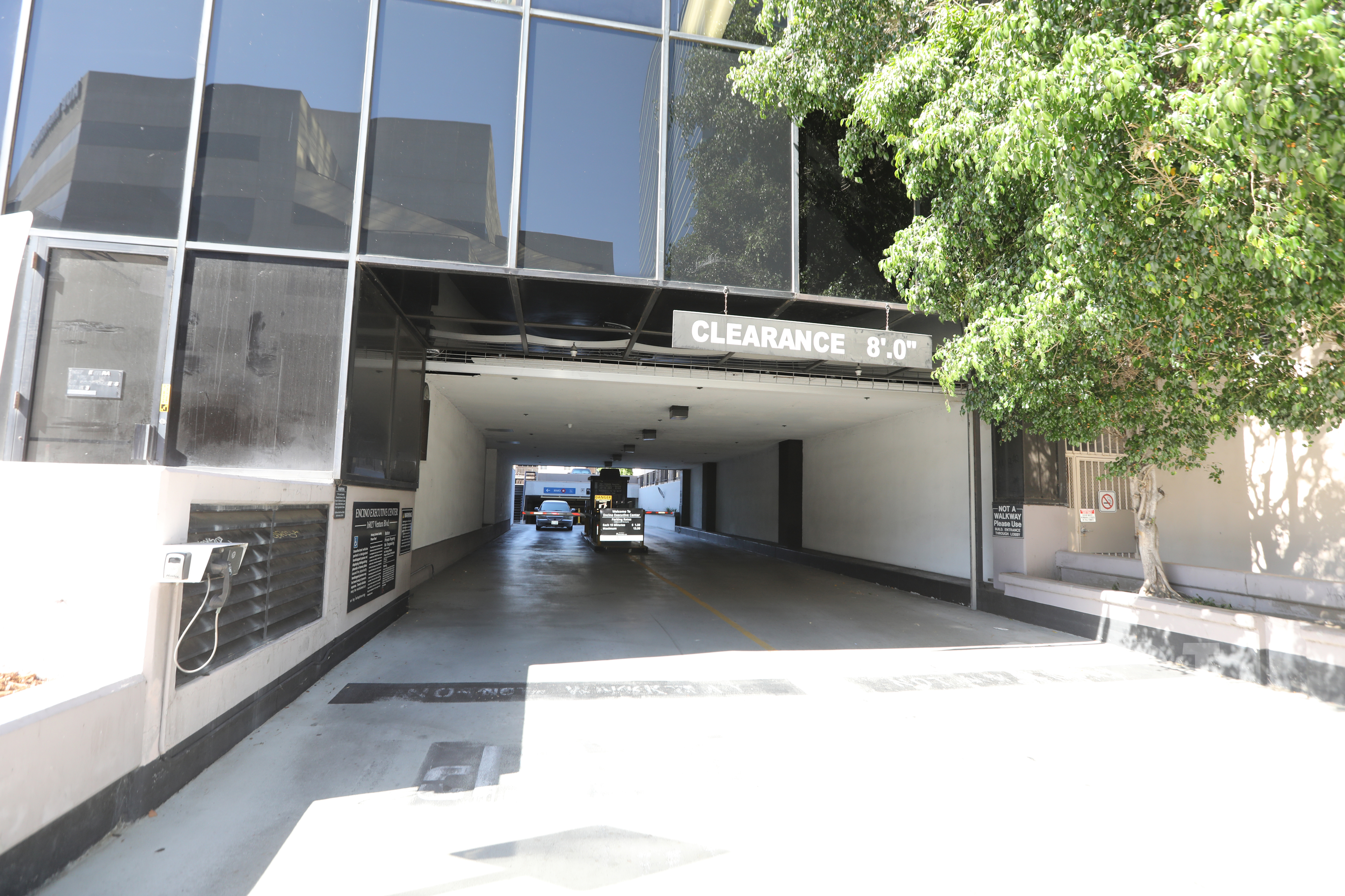 Photo of 16027 Ventura Blvd. - Encino Executive Center Garage