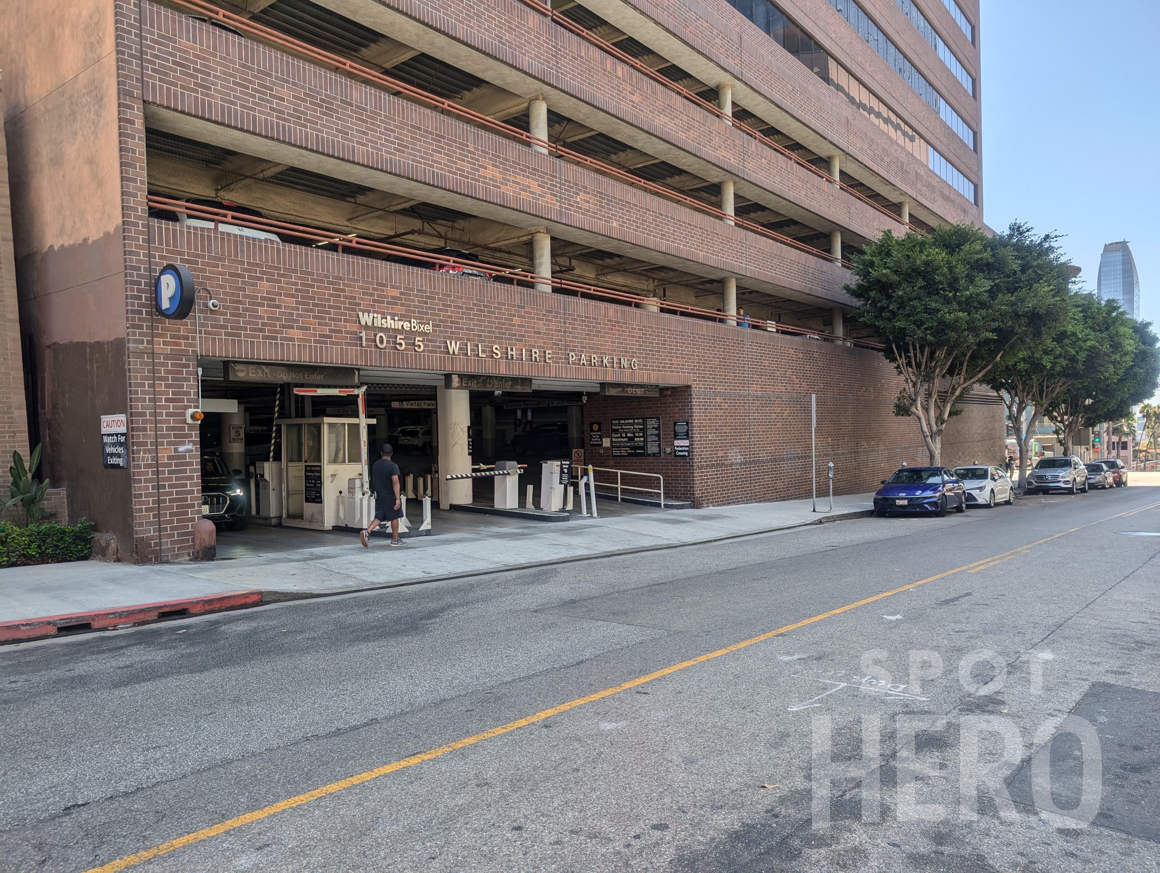 Photo of 636 S Bixel St. (1055 Wilshire Blvd.) - Garage