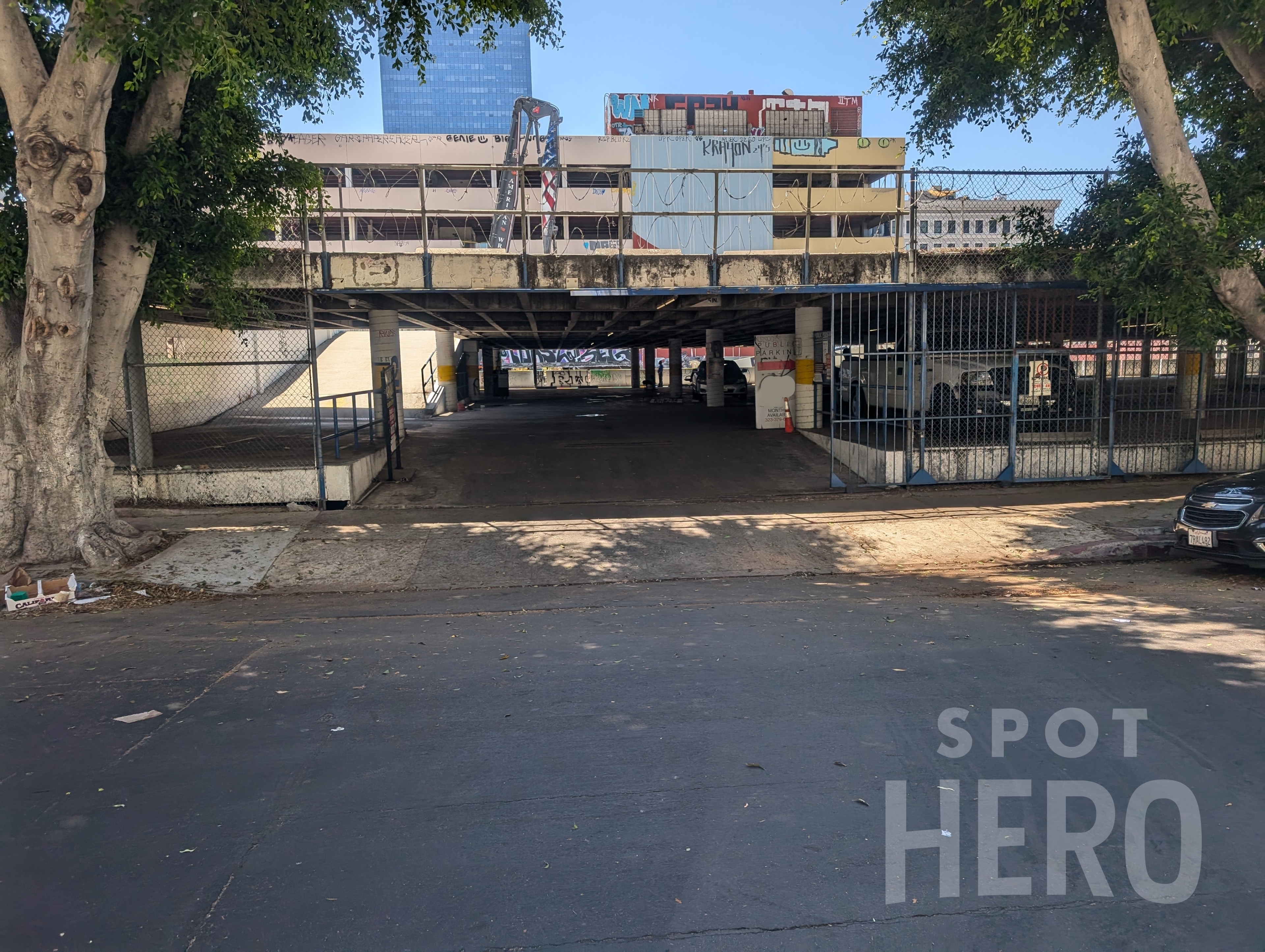 Photo of 1329 W 5th St.(1125 W 6th St.) - Garage
