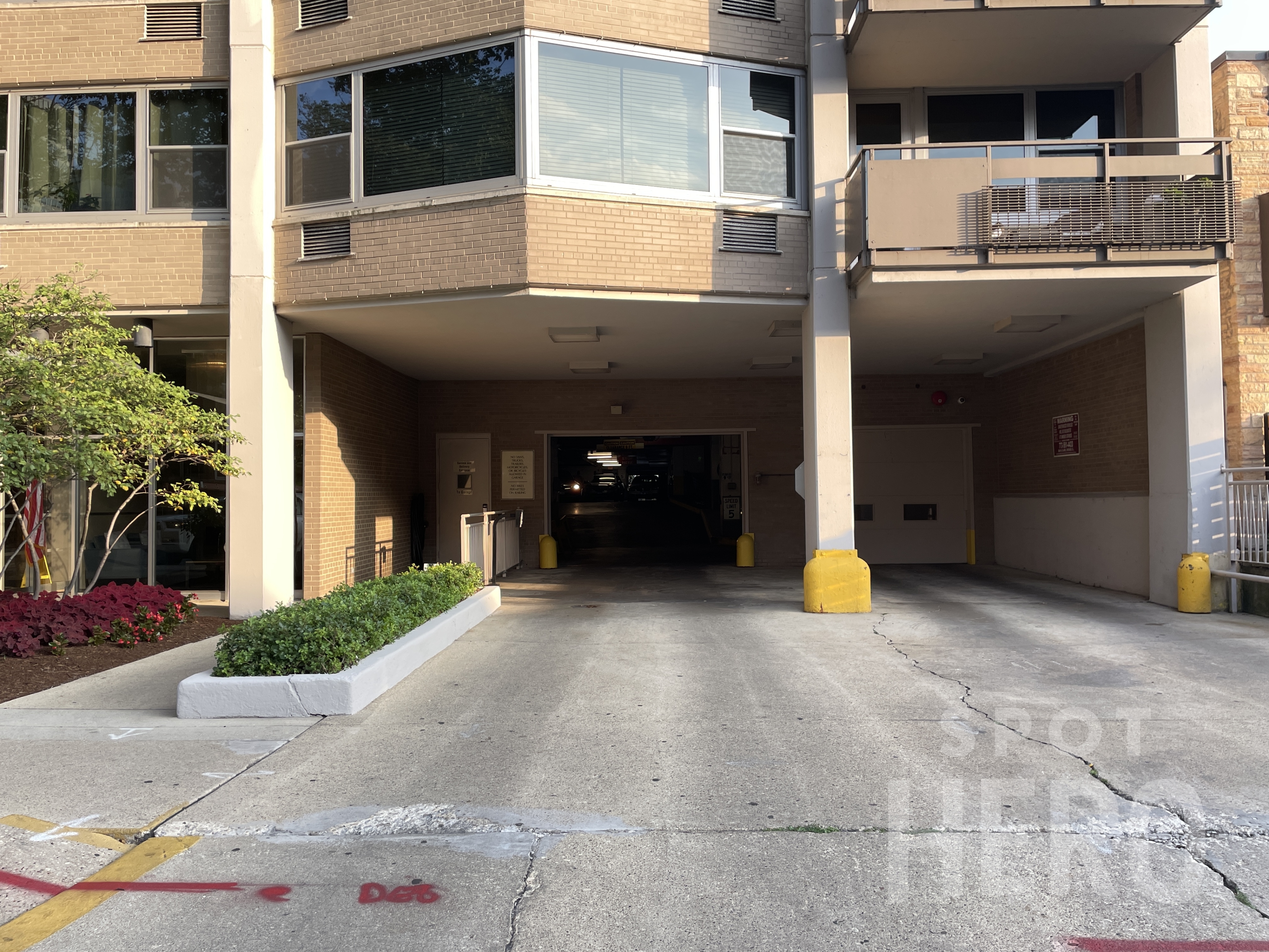 Photo of 555 W Cornelia Avenue