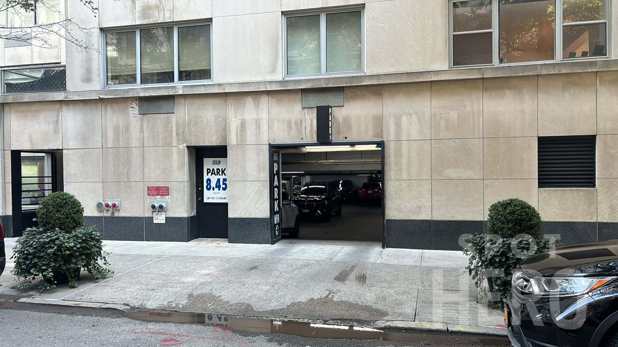Photo of 15 E 73rd St. (923 5th Ave.) - Valet Garage