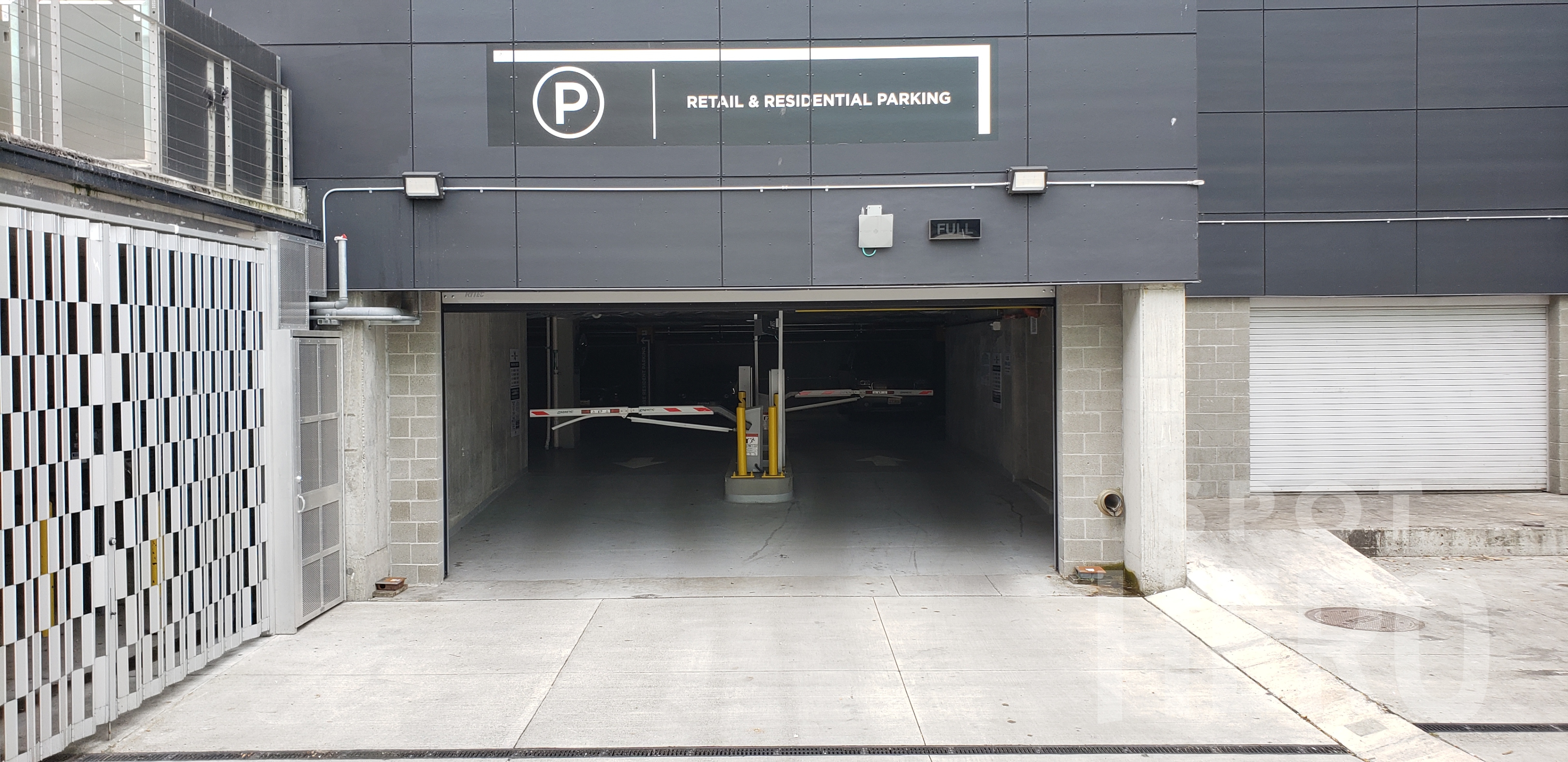 Photo of 915 E John St. (118 Broadway E.) - Connection on Broadway Garage