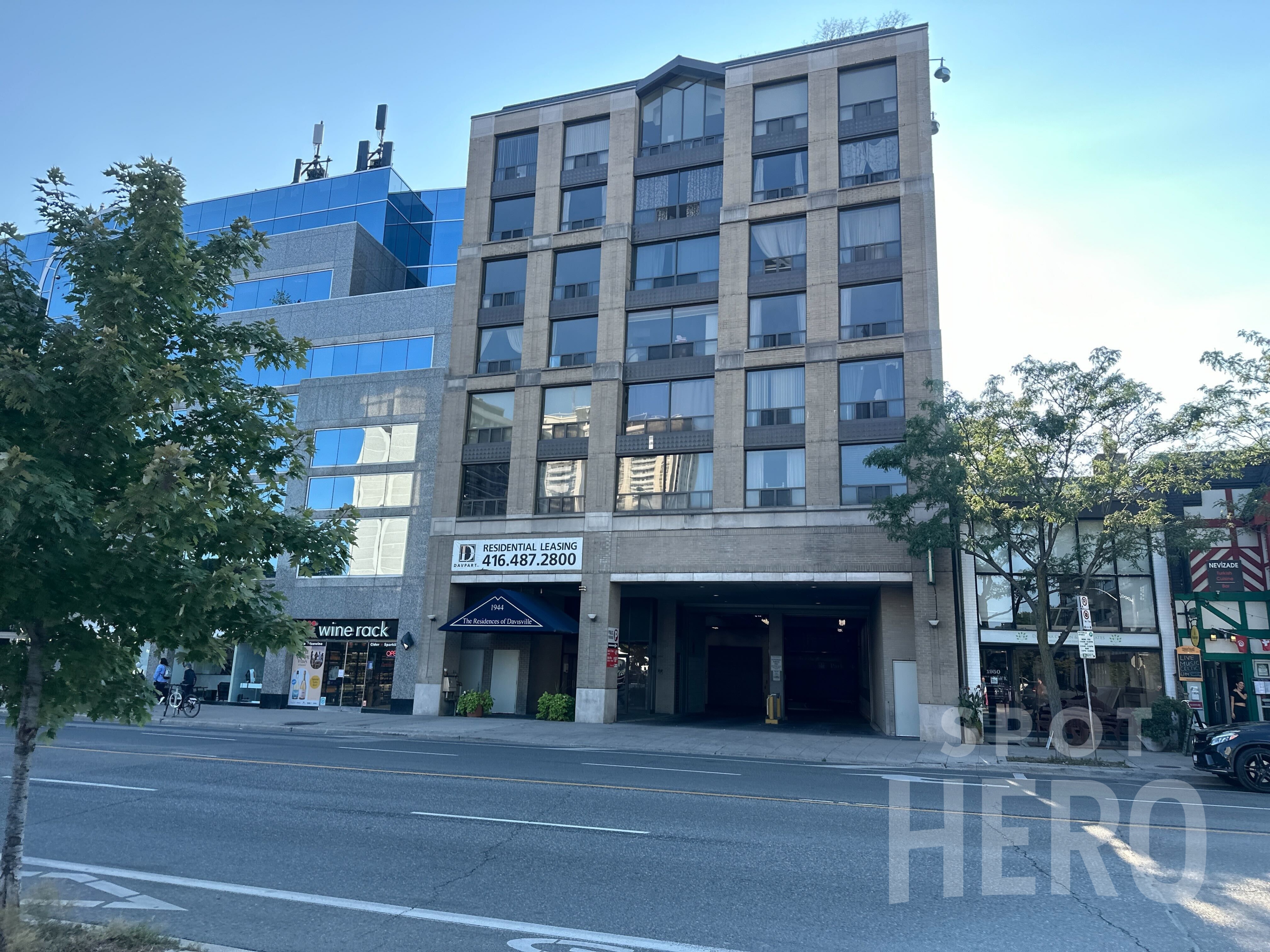 Photo of 1944 Yonge St. (1920-1940 Yonge St.) - Garage 144