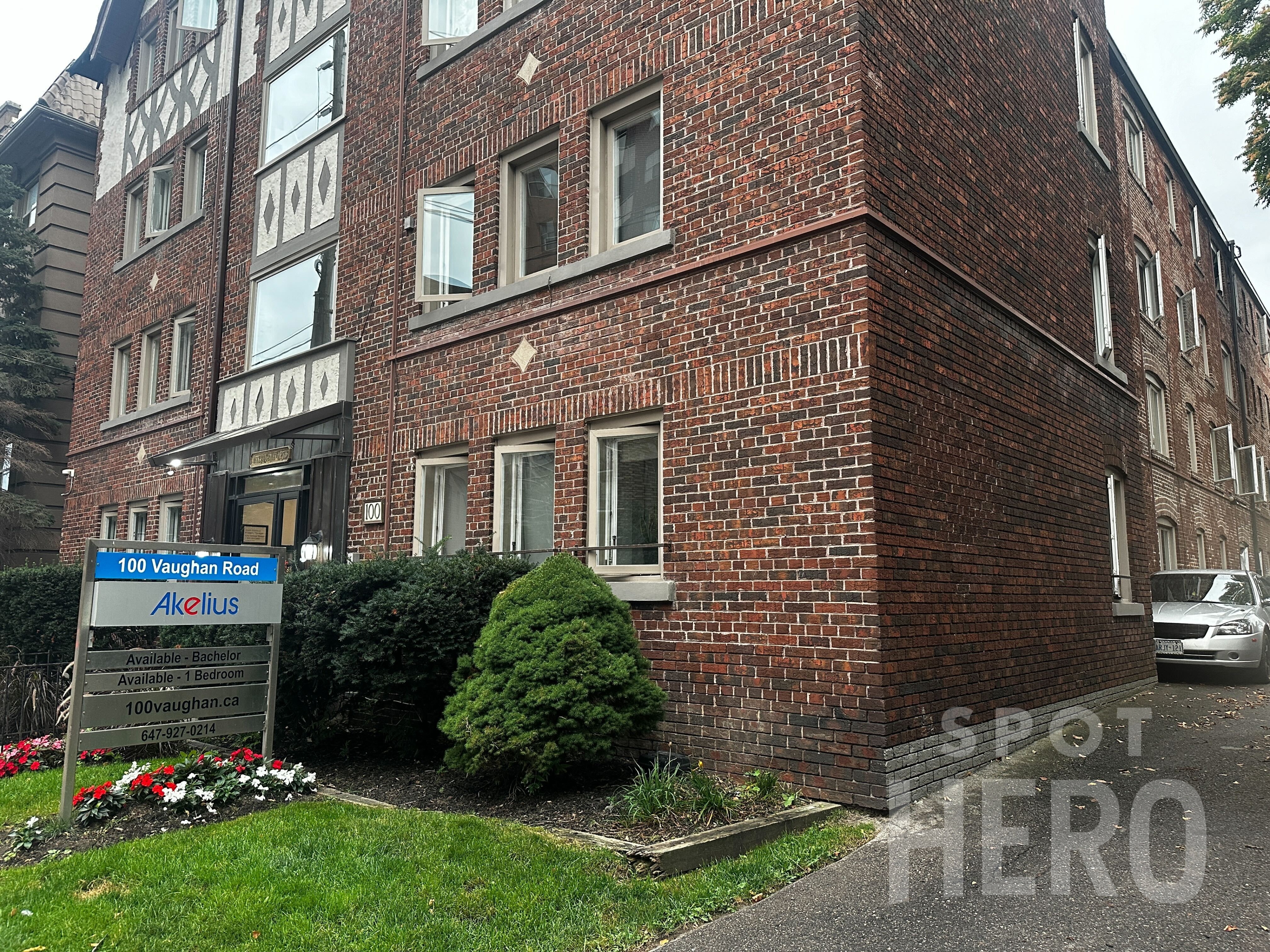Photo of 100 Vaughan Rd. - Spot #2