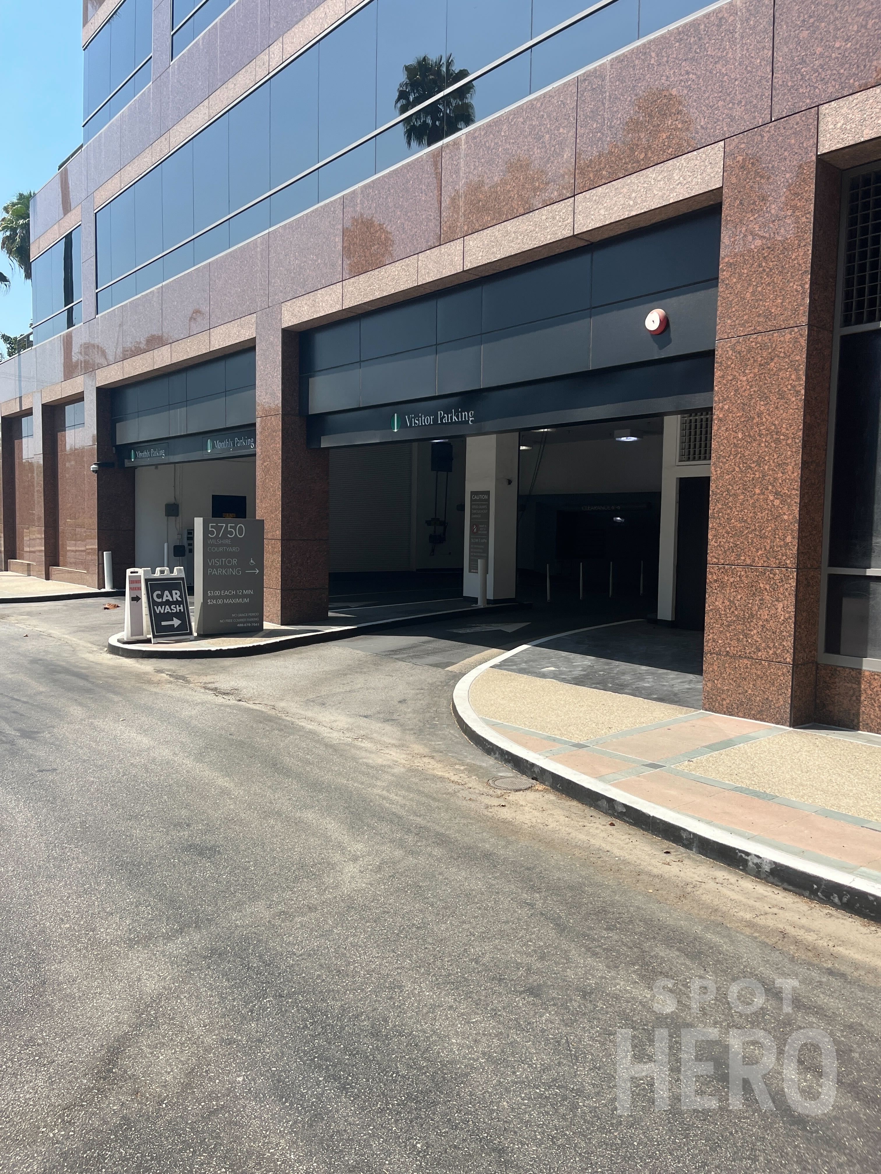 Photo of 785 Courtyard Pl. (5750 Wilshire Blvd) - Garage