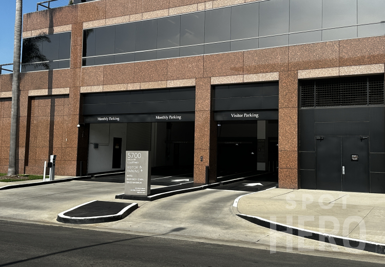 Photo of 755 Masselin Ave. (5700 Wilshire Blvd) - Garage