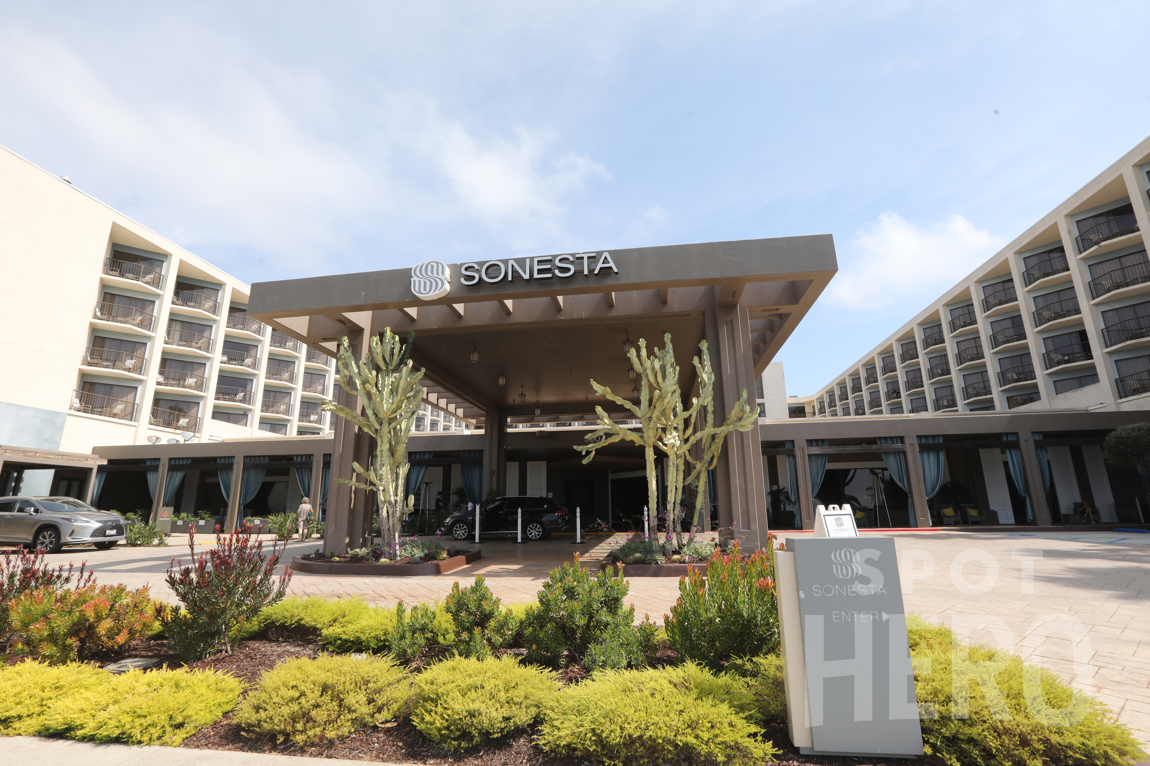 Photo of 300 N Harbor Dr. - Sonesta Redondo Beach Valet Stand