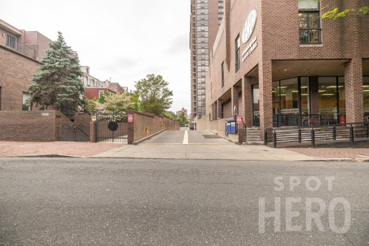 Photo of 249 S 6th St. - Washington Square Garage