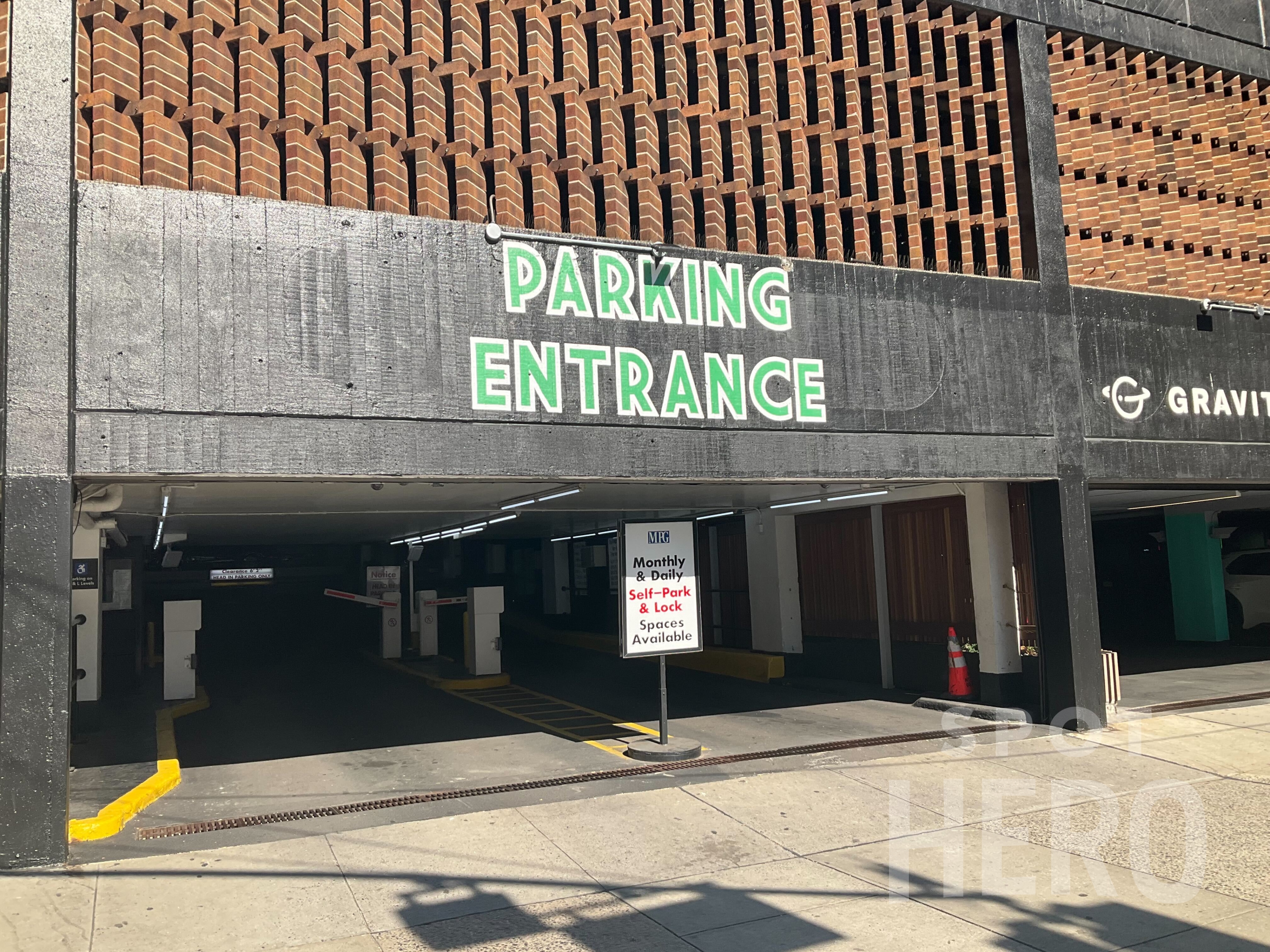 Photo of 427 W 42nd St. (401-471 W 42nd St.) - Self-Park Garage