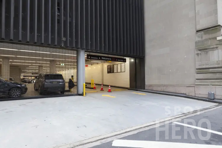 Photo of 200 Park Ave. (Southbound viaduct)- Valet Garage