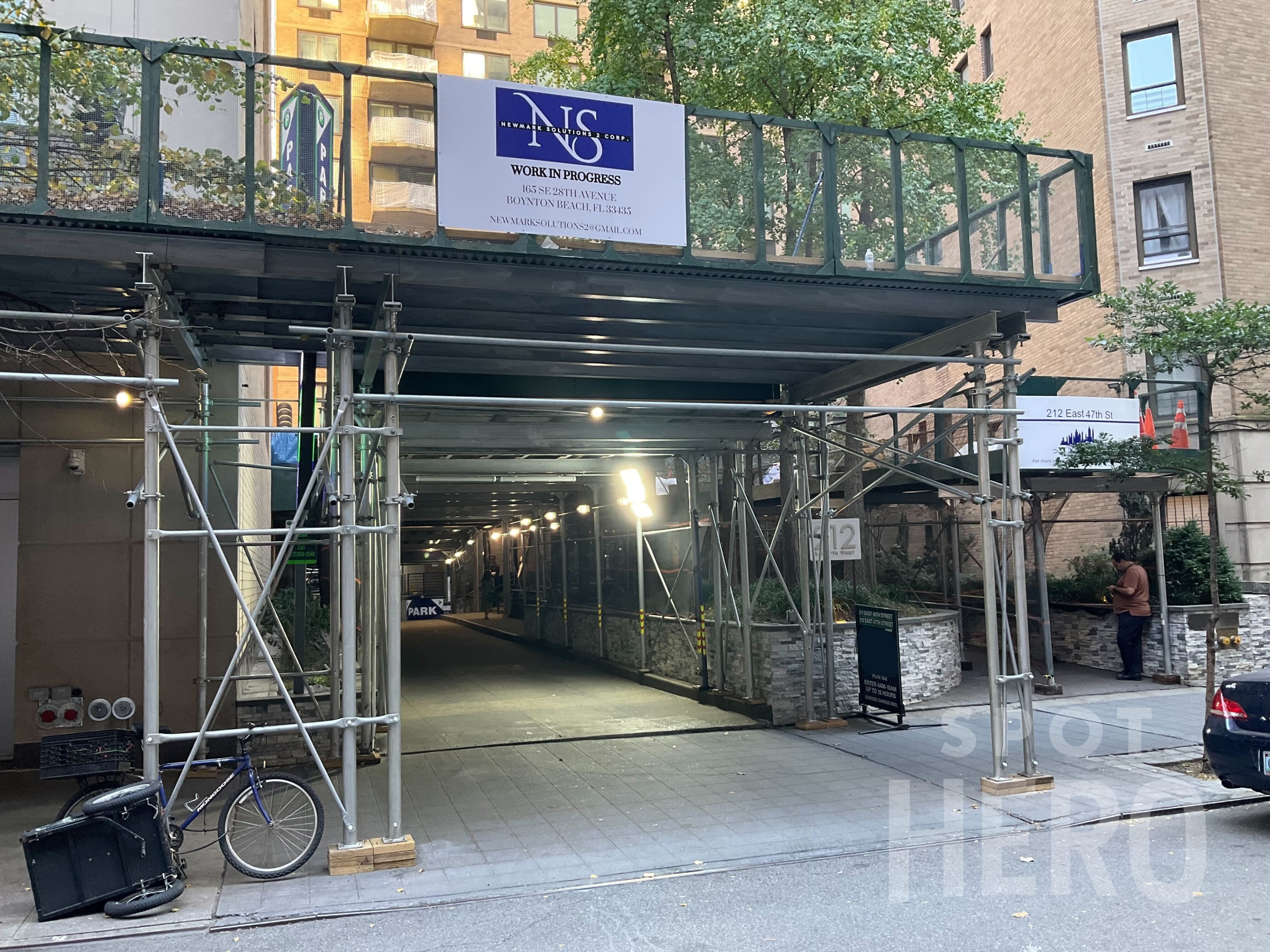 Photo of 214 East 47th St - 47th Garage - Valet