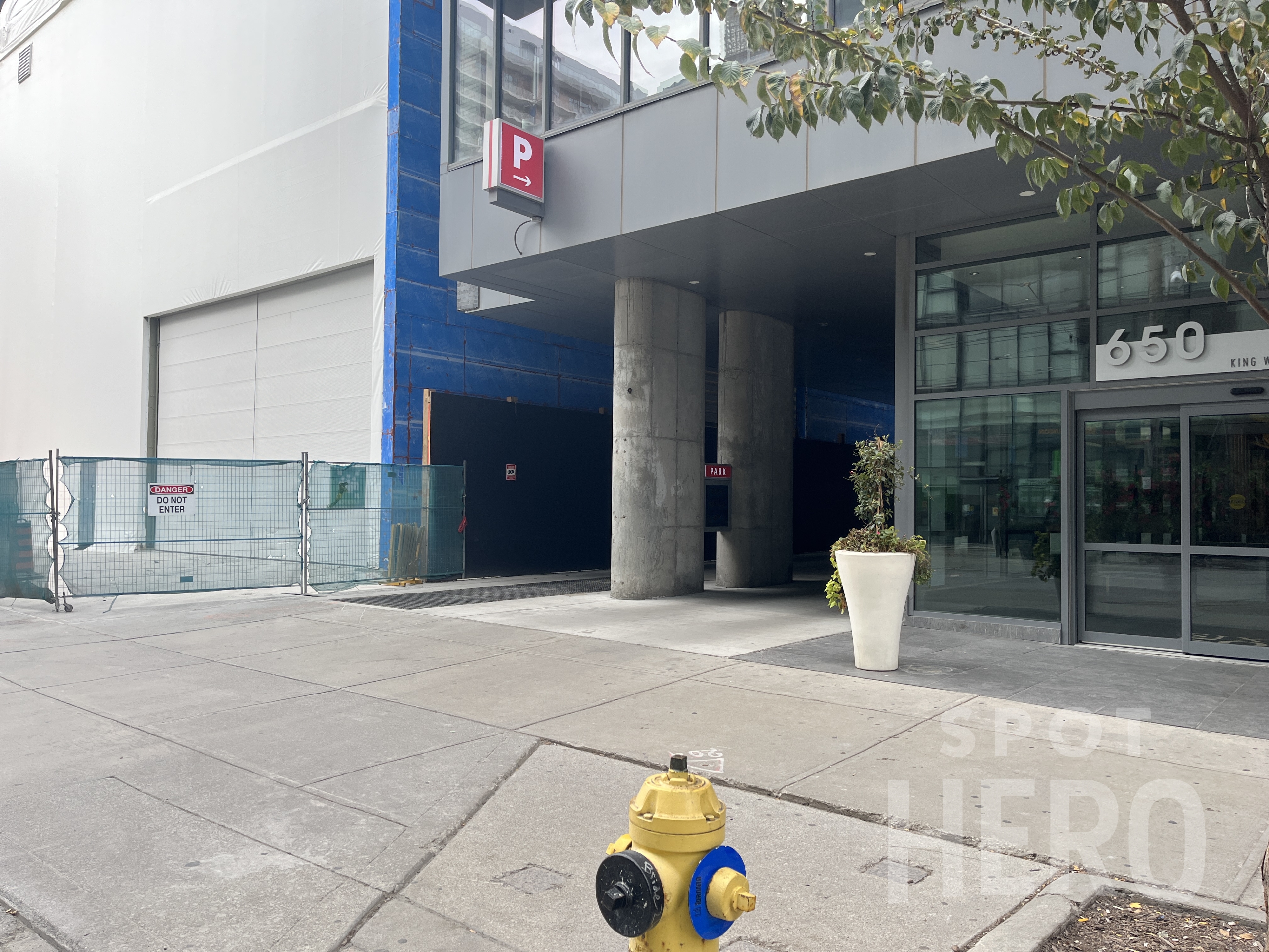 Photo of 650 King St. W - Garage
