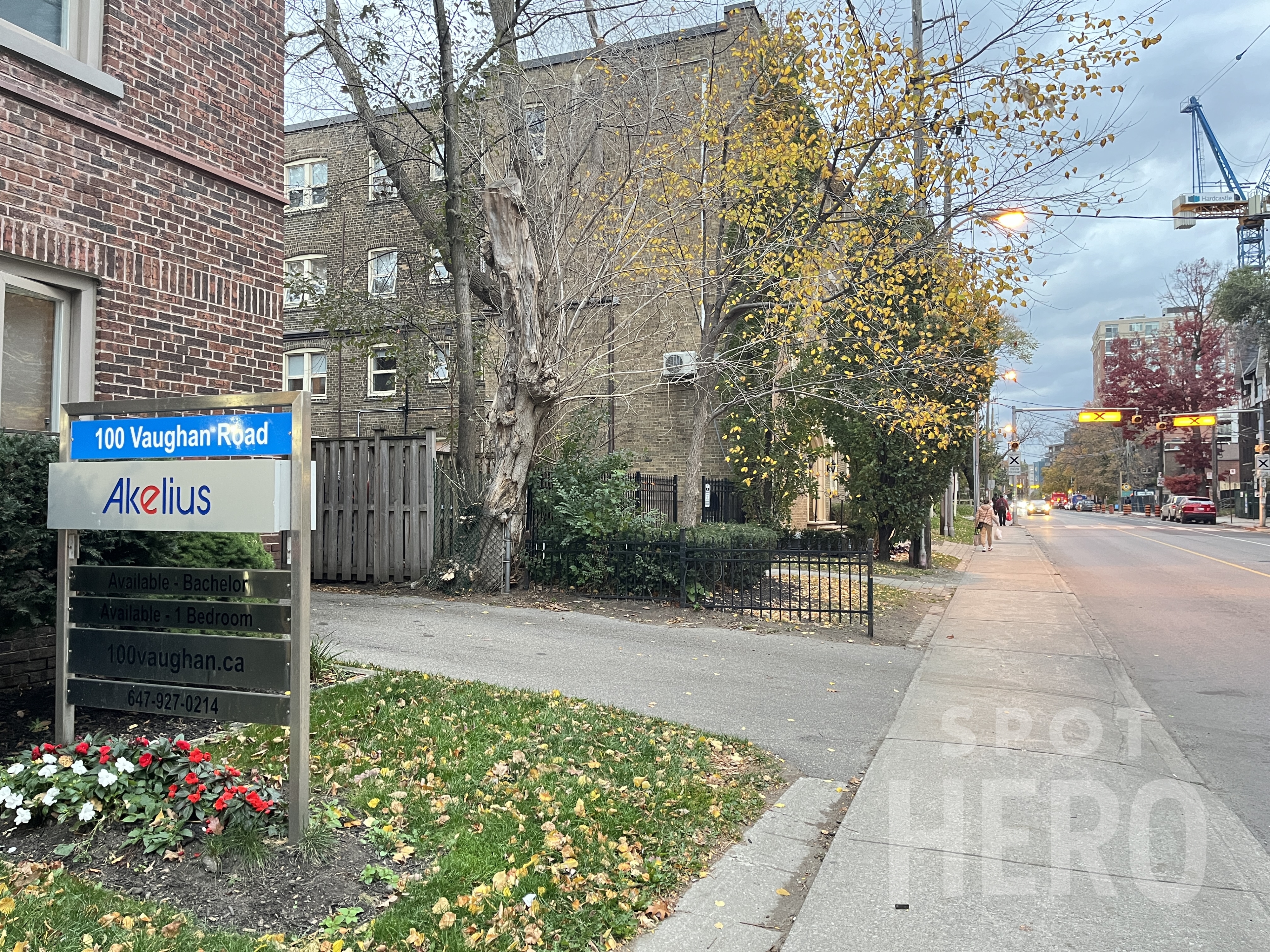 Photo of 100 Vaughan Rd. - Spot #4