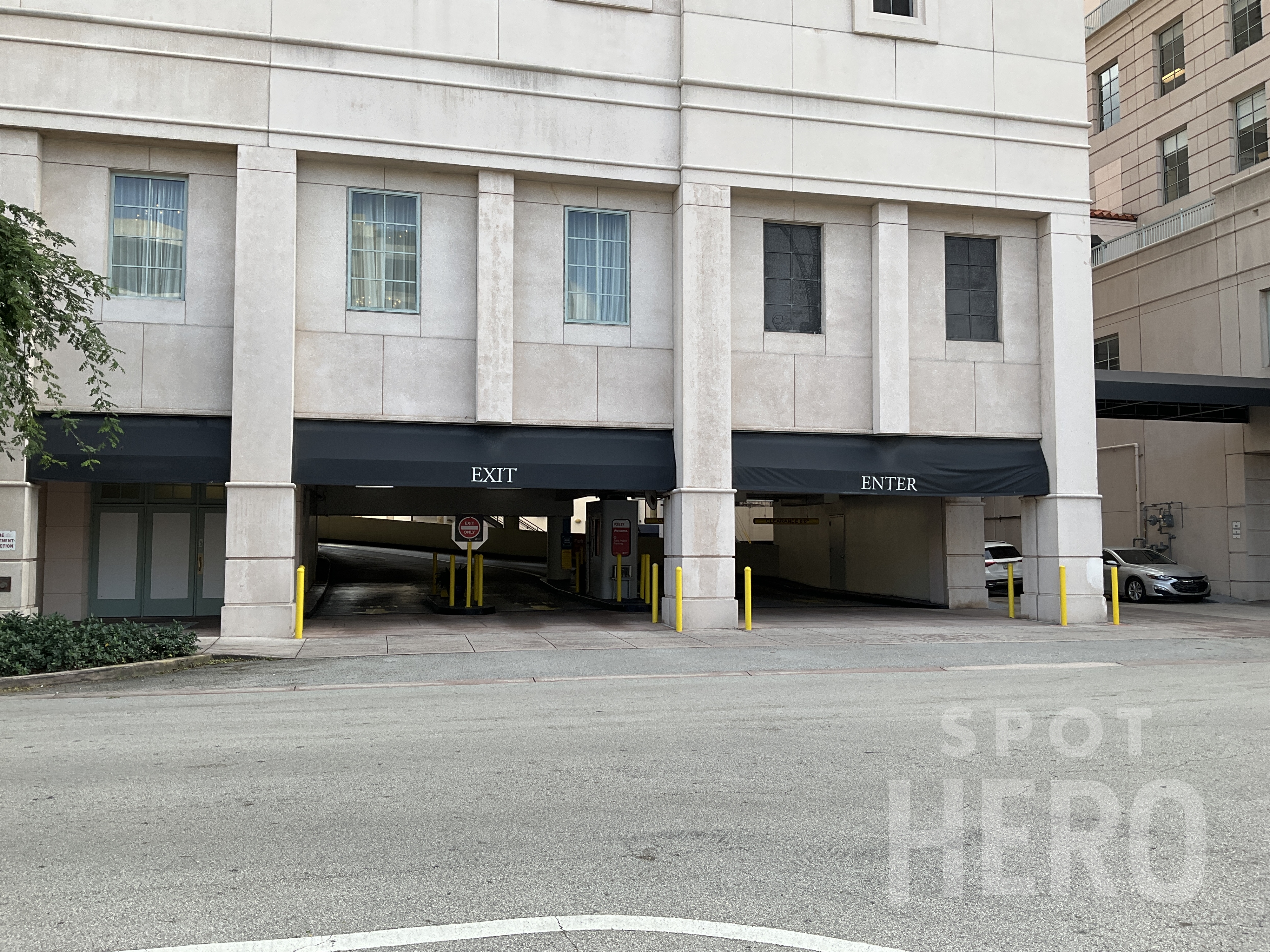 Photo of 132 Aragon Ave. - Ryder Colonnade