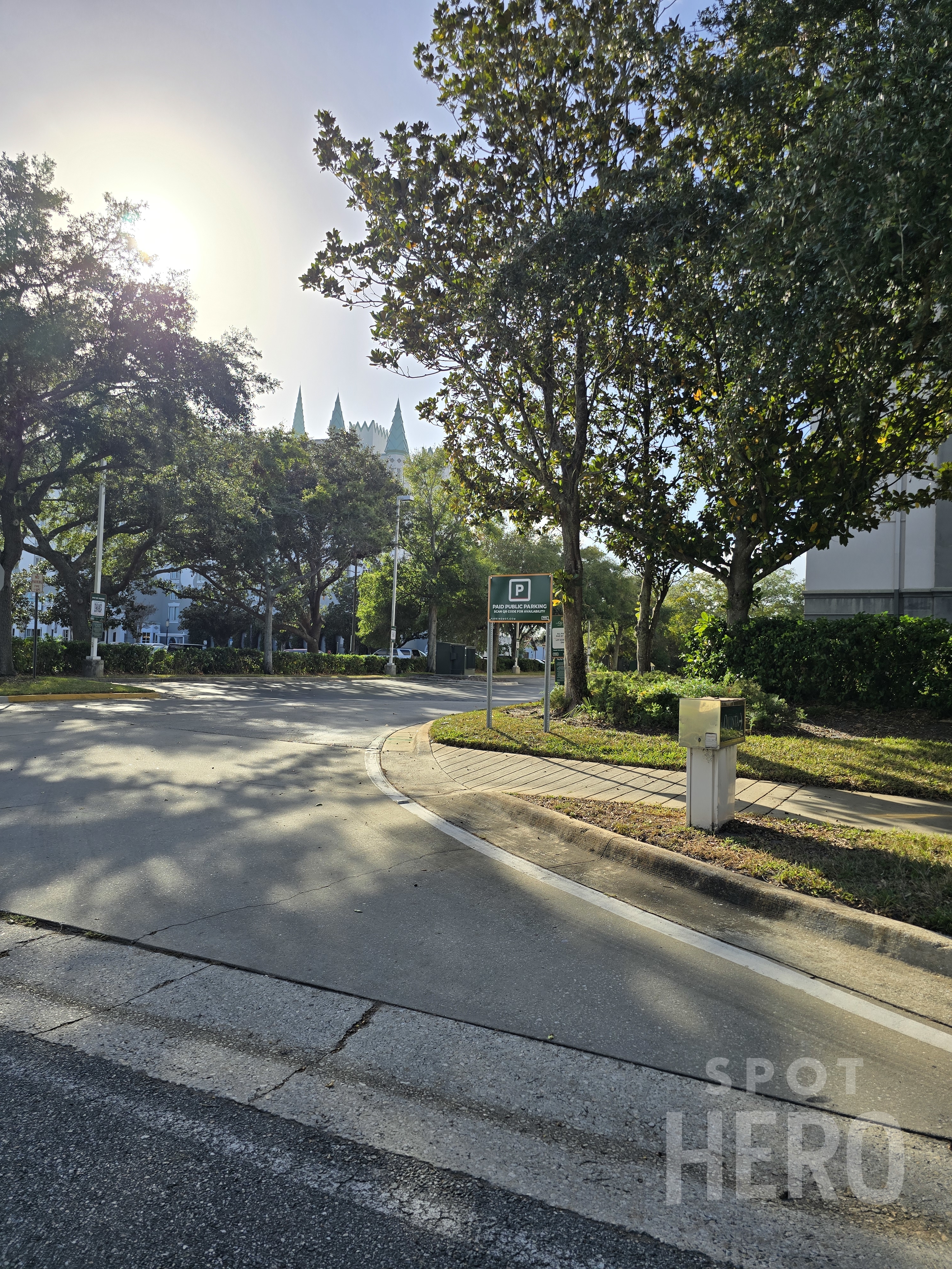 Photo of 8504 Universal Blvd. - La Quinta Inn Convention Center Orlando Lot