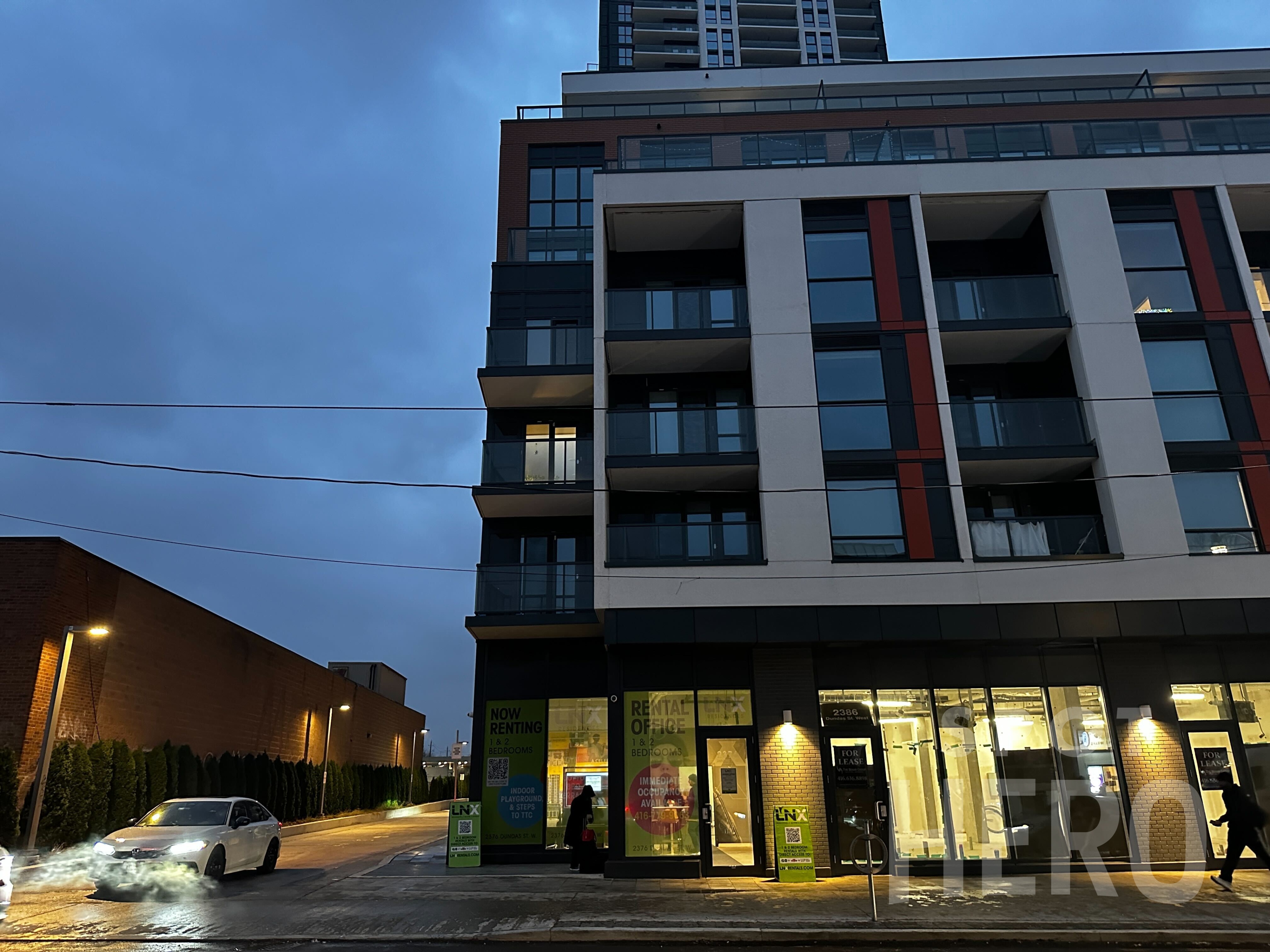 Photo of 2376 Dundas Ave. W - Garage