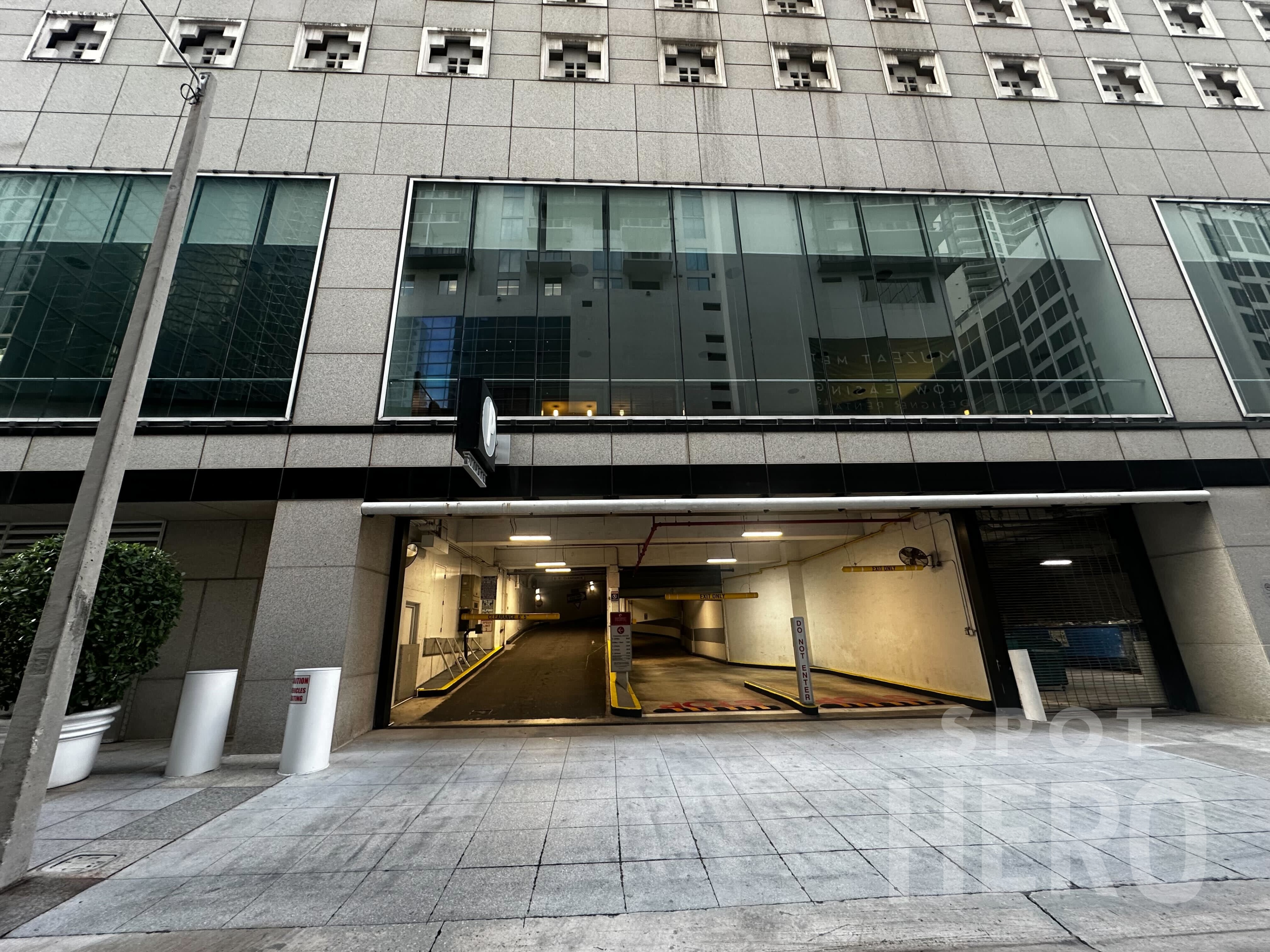 Photo of 349 SE 3rd St. -  SE Financial - Garage