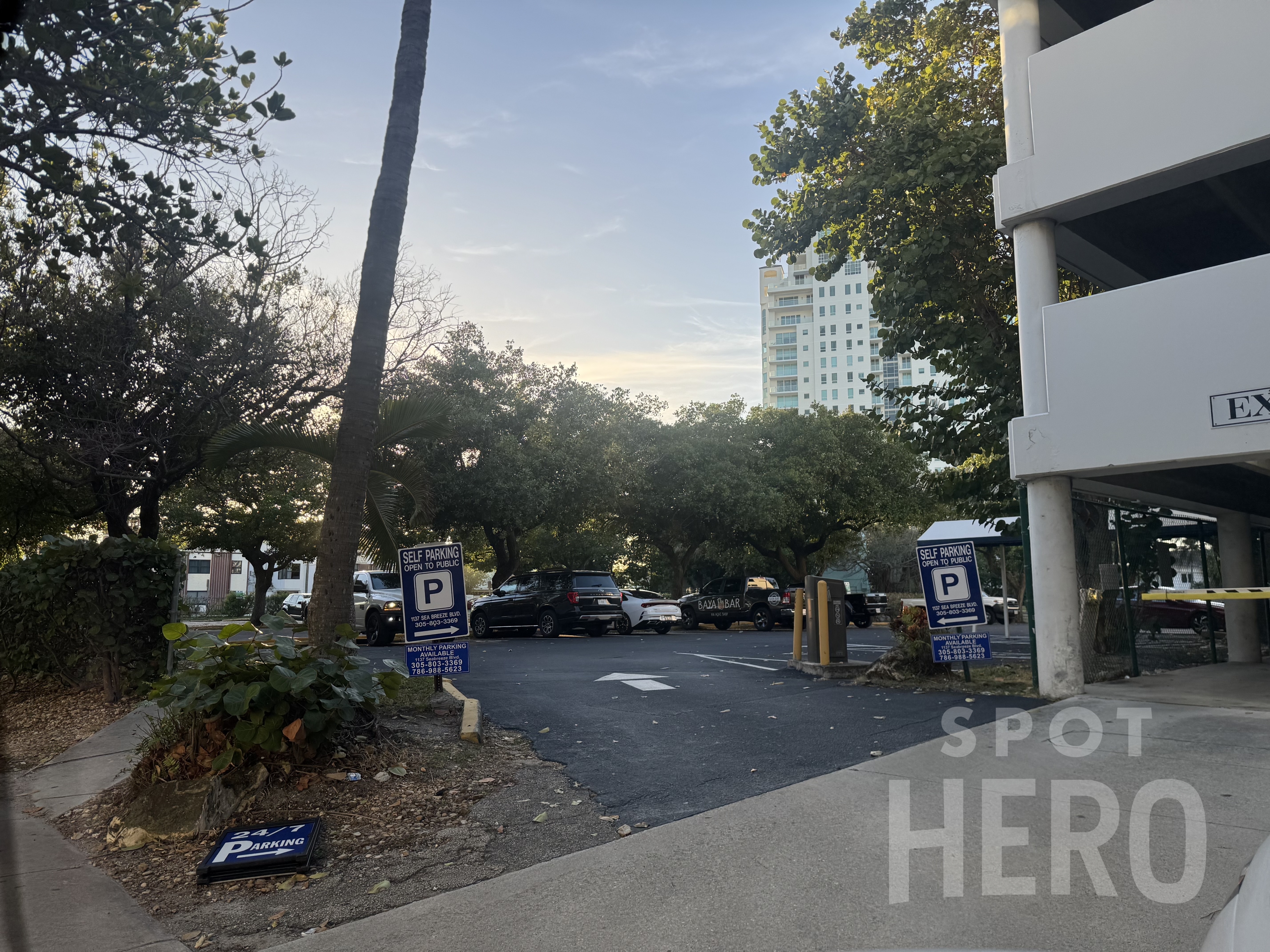 Photo of 1137 Seabreeze Blvd.