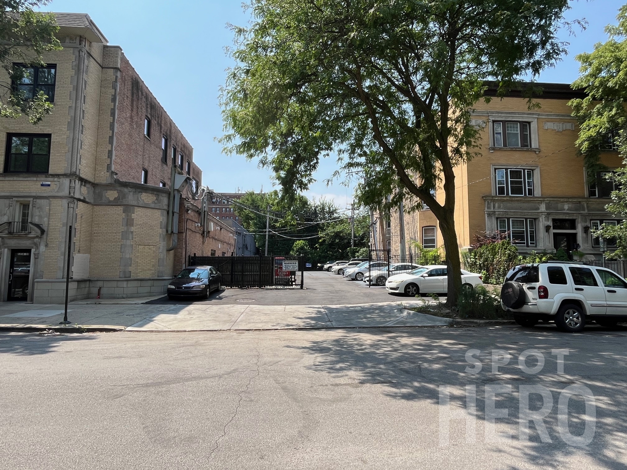 Photo of 5228 S Blackstone Ave. - Spot #24