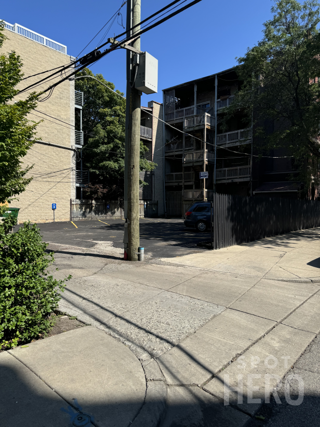 Photo of 1134 W Armitage Ave. - Spot #6