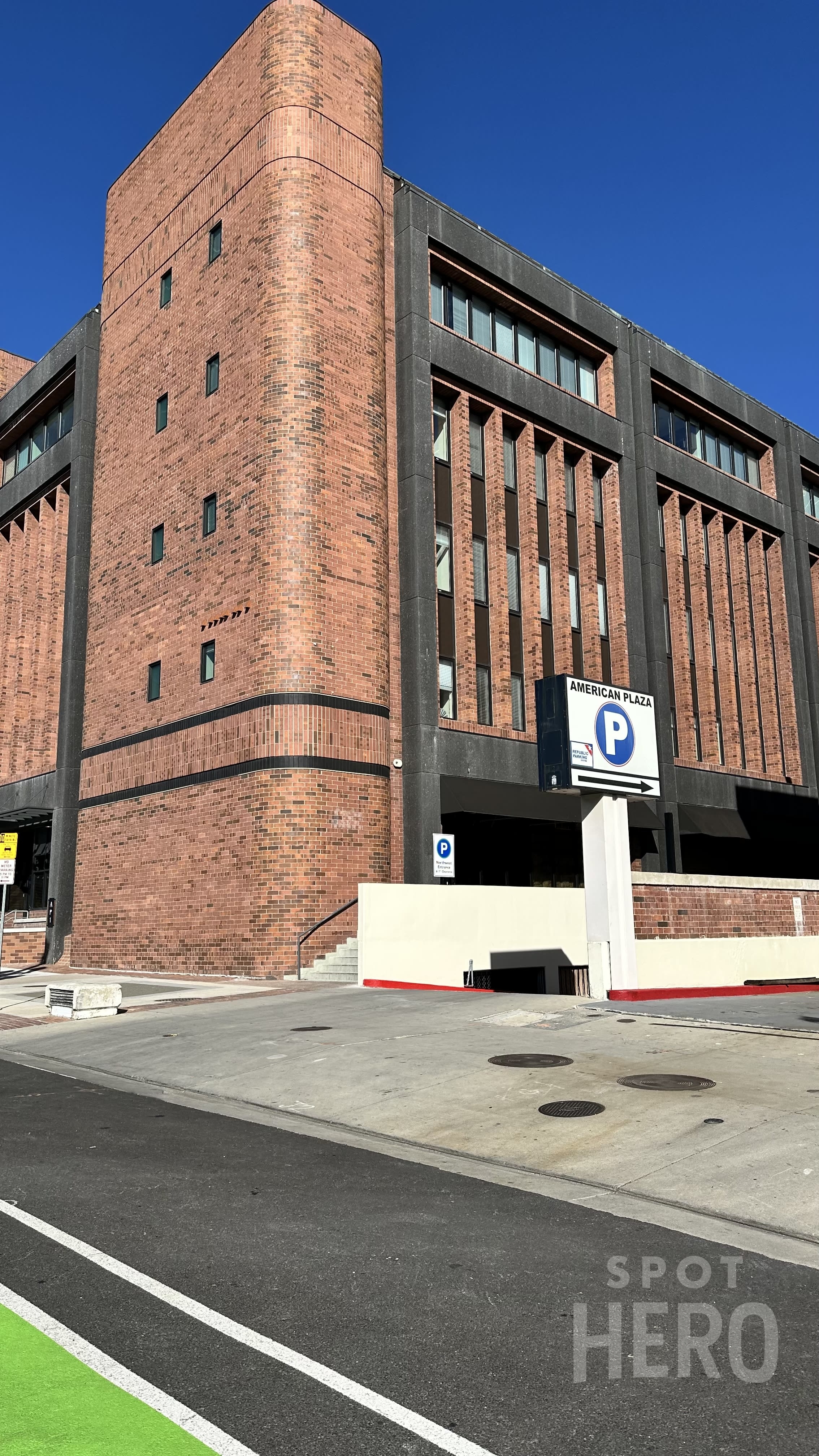Photo of 255 SW Temple St. - American Plaza Parking Garage