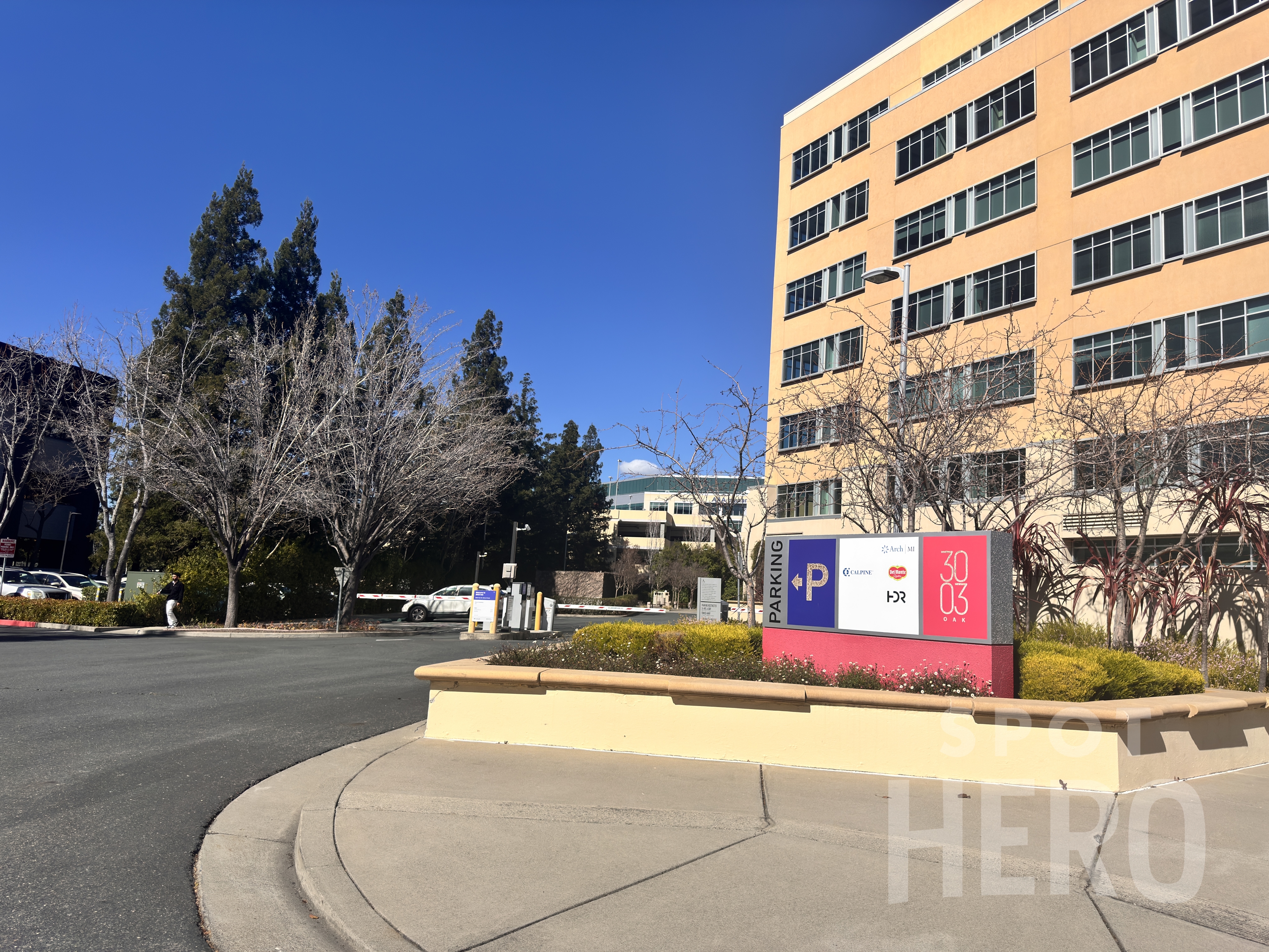 Photo of 98 Wayne Dr. (3003 Oak Rd.) - Garage