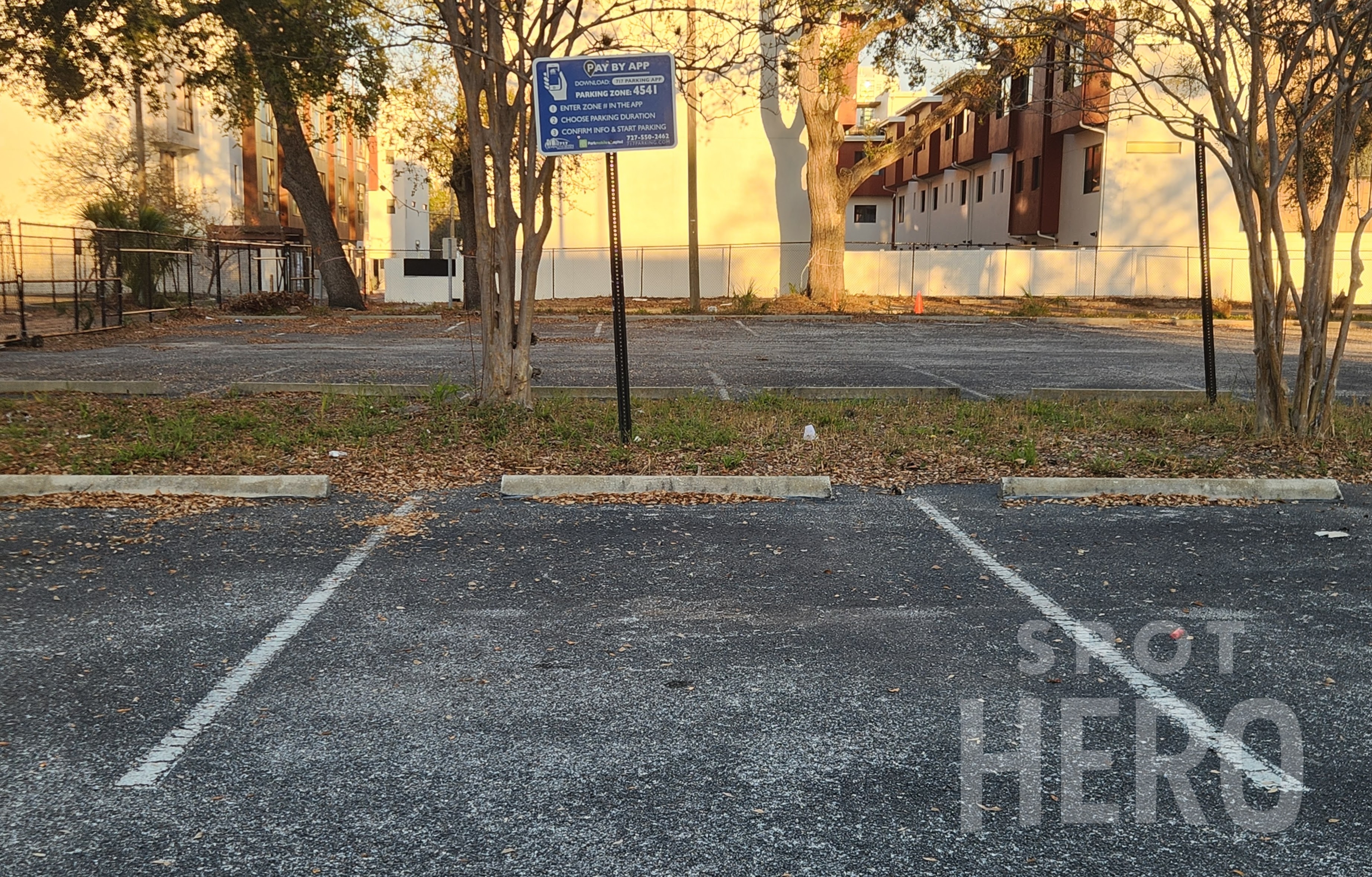 Photo of 825 Arlington Ave. N - Arlington & MLK Lot