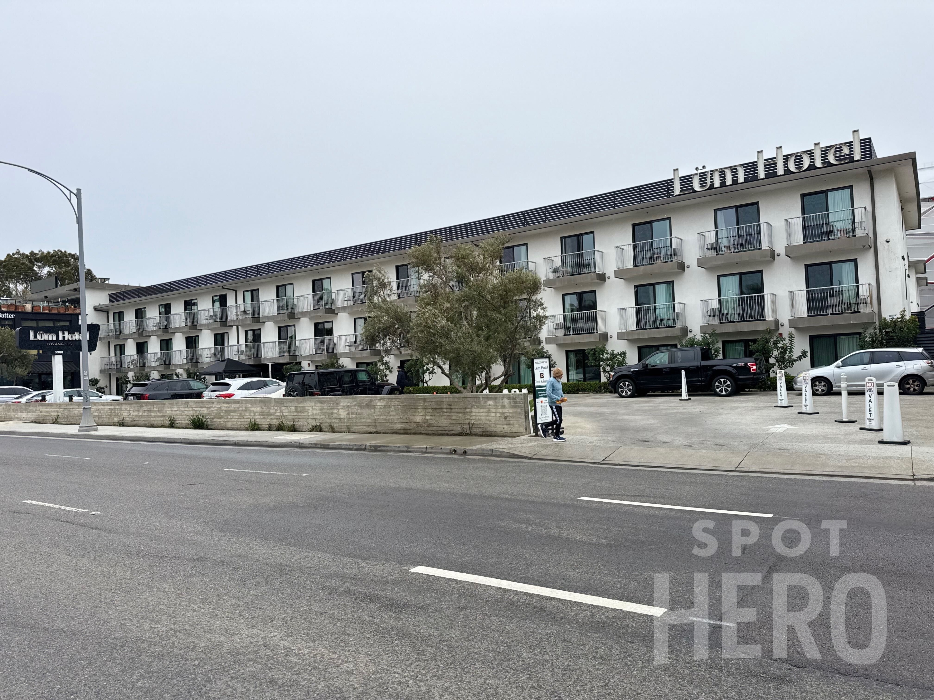 Photo of 3900 W Century Blvd. - Lum Hotel Valet