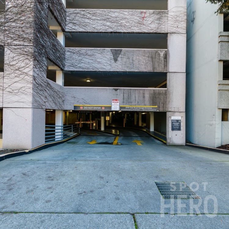 Photo of 105 Wayne Dr. (2999 Oak Rd.) - 2999 Oak Road Garage