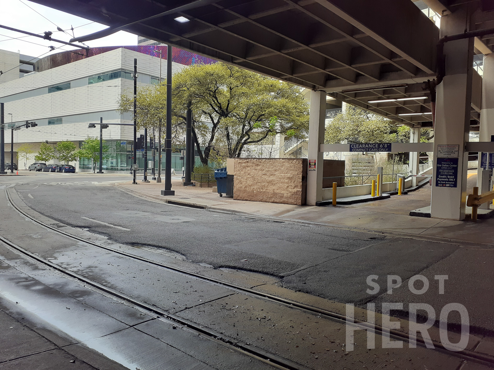 Photo of 1921 Federal St. (350 N St. Paul St.) - One Dallas Center Garage