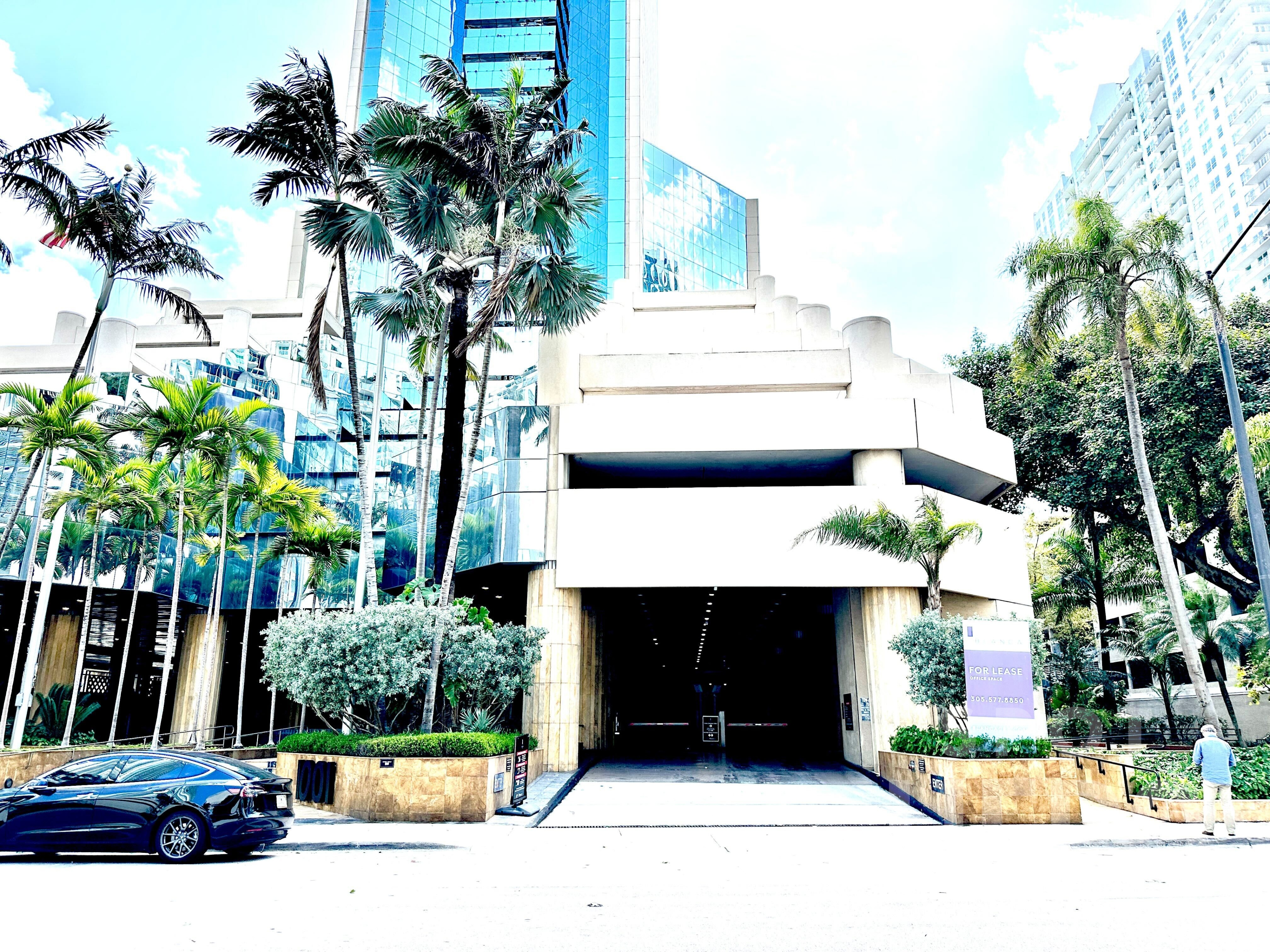 Photo of 1001 Brickell Bay Dr. - Brickell Bay Tower - Garage