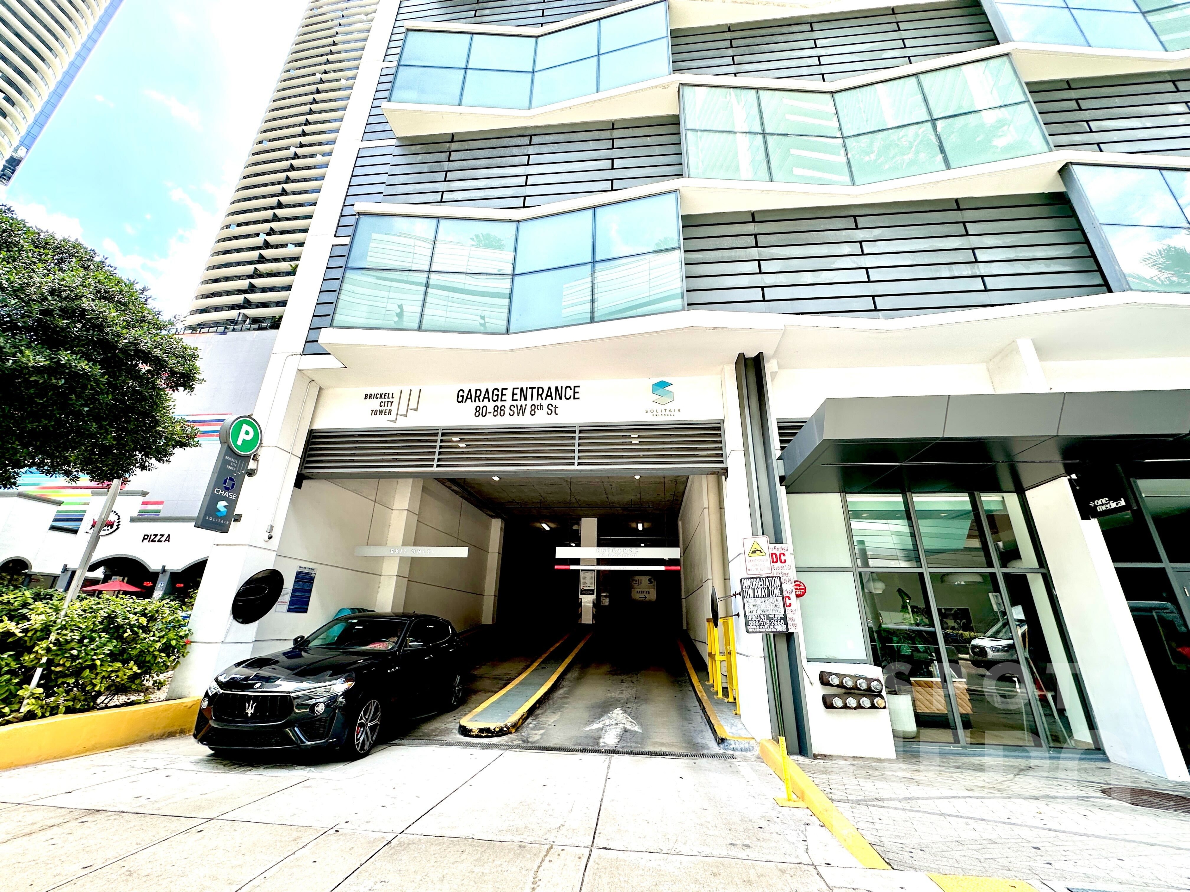 Photo of 86 SW 8th St. - Solitair Brickell Garage
