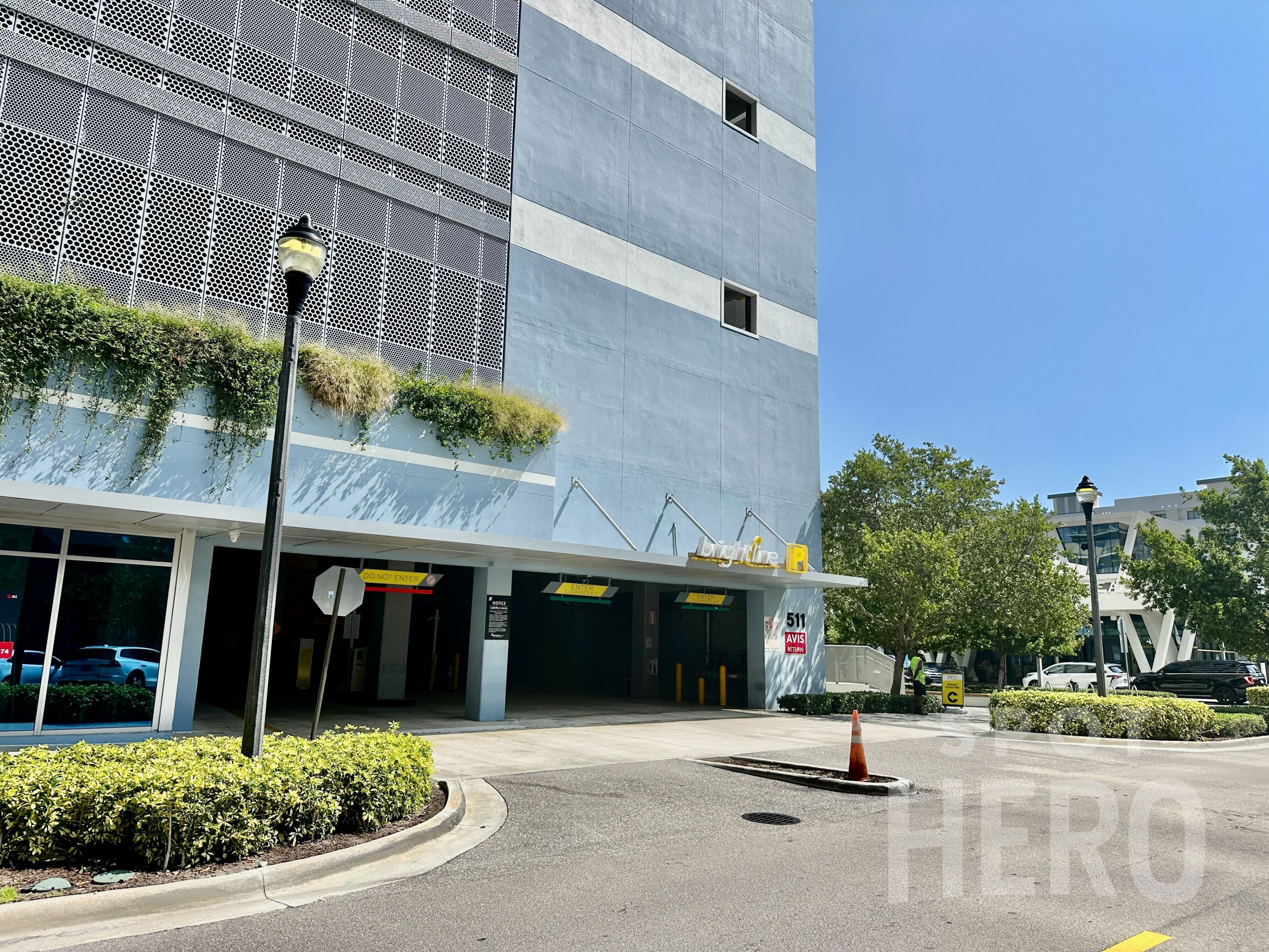 Photo of 501 Evernia St. - Garage
