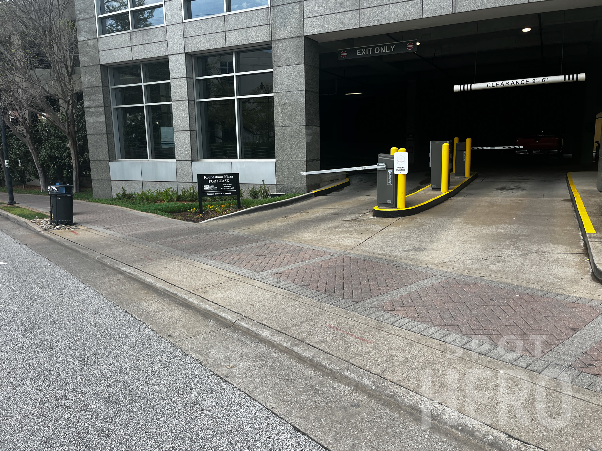 Photo of 600 Music Sq. W (1600 Division St.) - Roundabout Garage