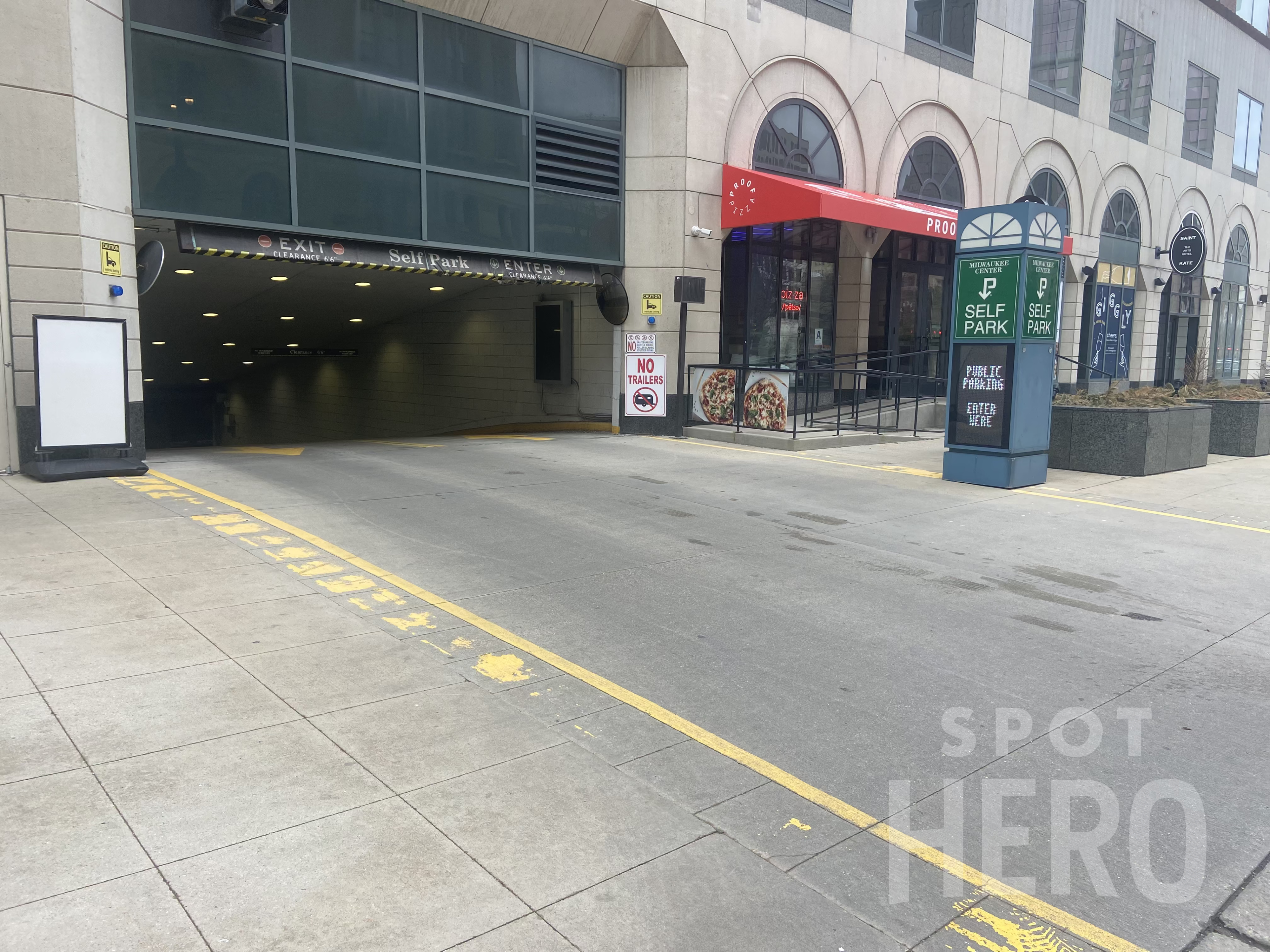 Photo of 111 E Kilbourn Ave. (819 N Water St.) - ML605 - Milwaukee Center Garage