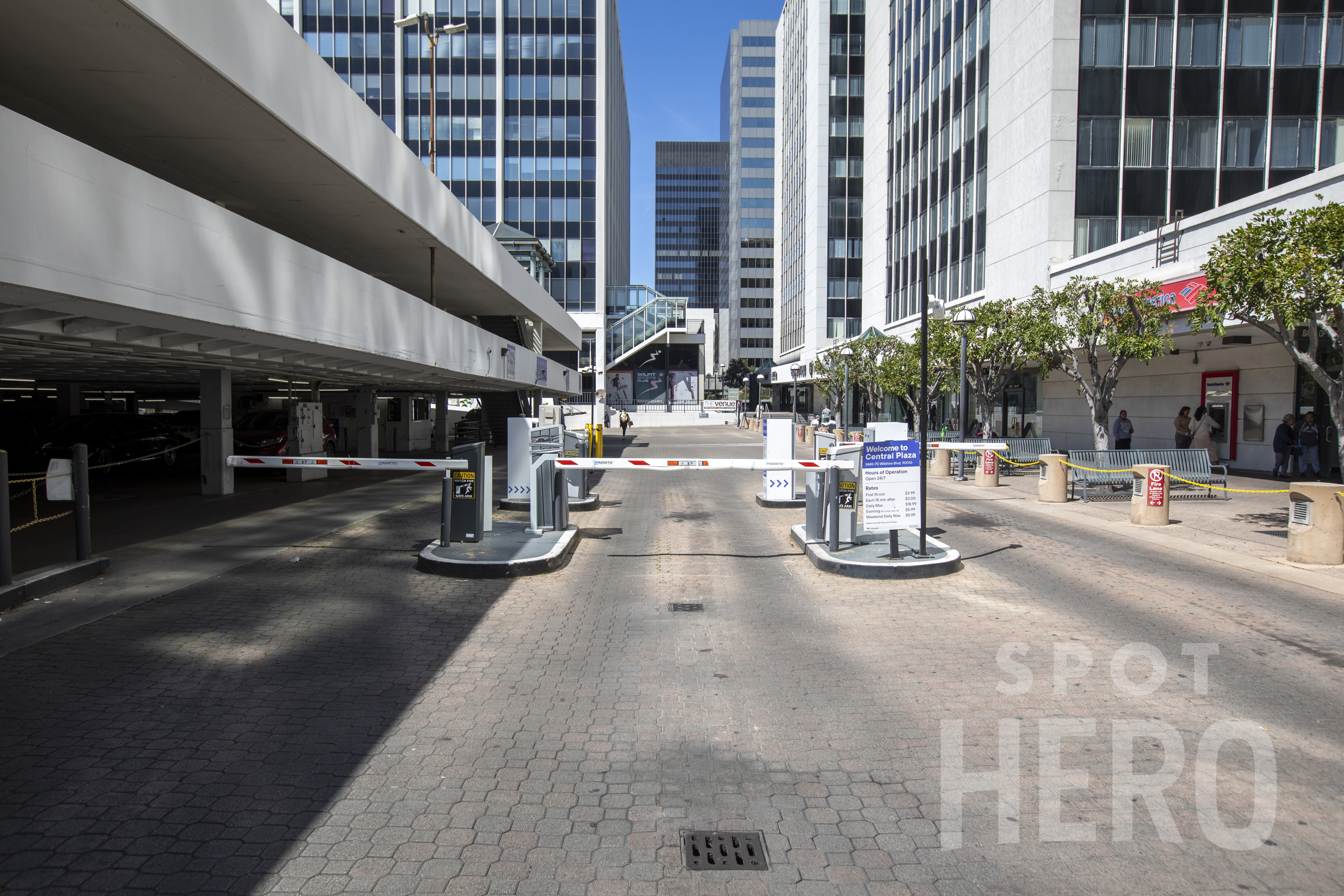 Photo of 697 S Mariposa Ave. - (3470 Wilshire Blvd.) - Central Plaza Garage