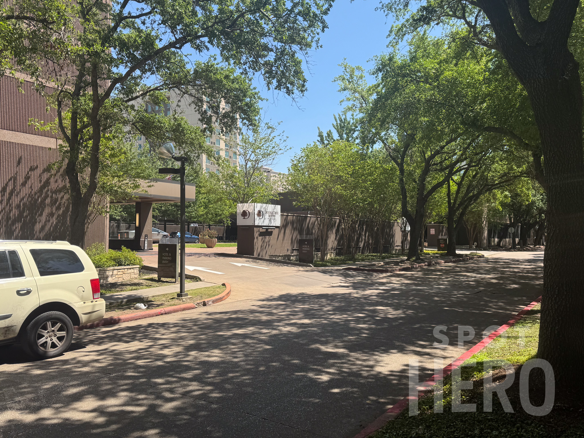 Photo of 5353 Westheimer Rd. - DoubleTree - Valet Lot