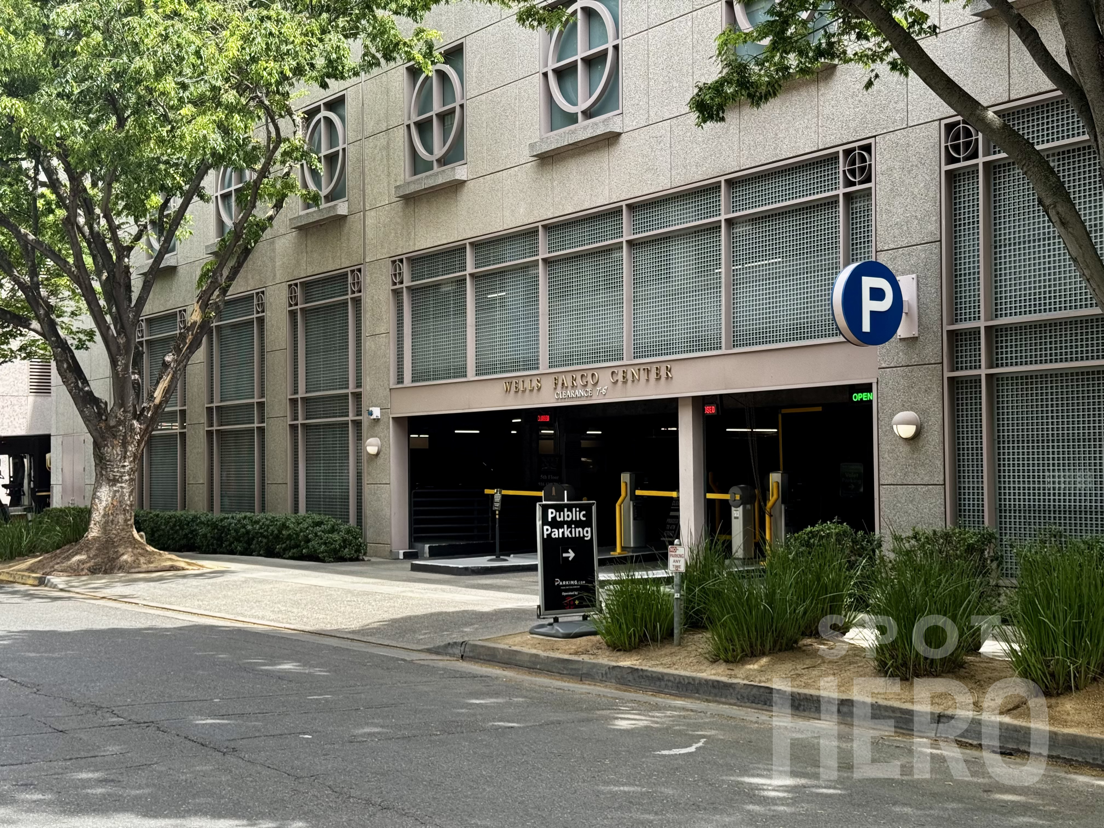 Photo of 1366 4th St. (400 Capitol Mall) - Wells Fargo Center Garage