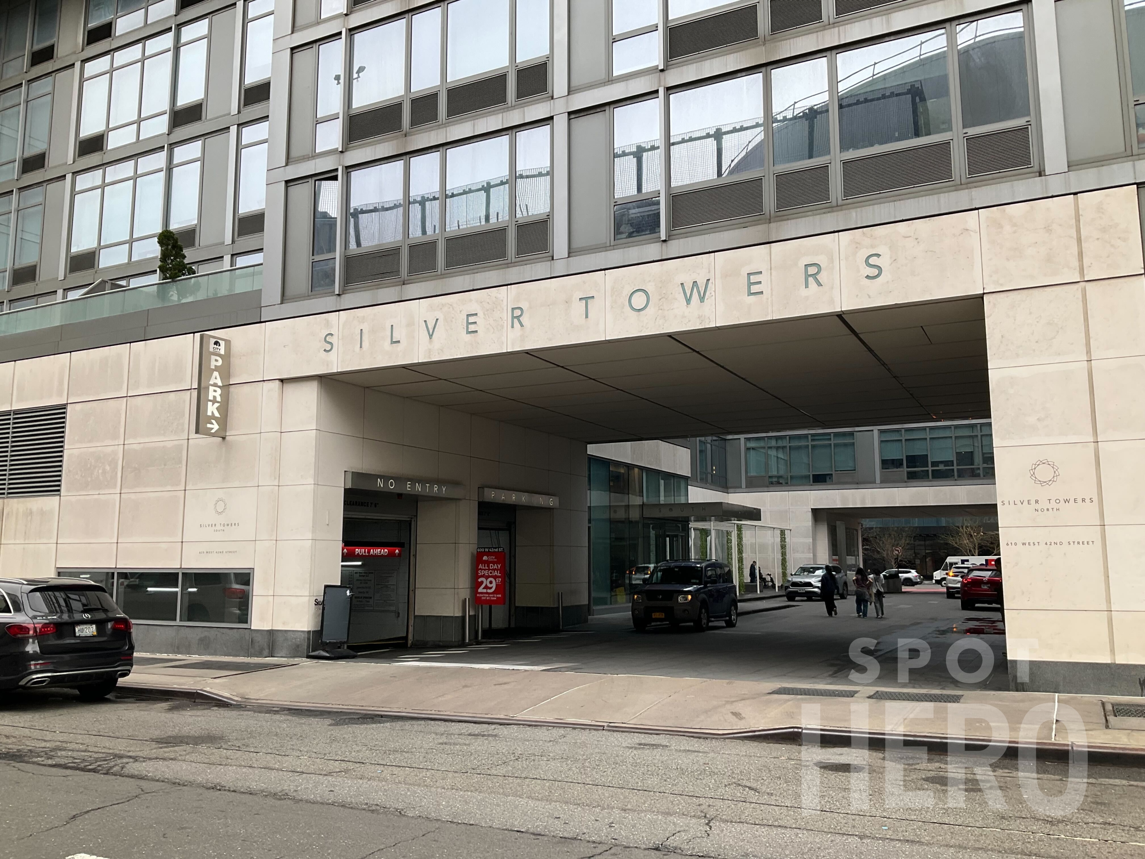 Photo of 600 W 42nd St. - Garage