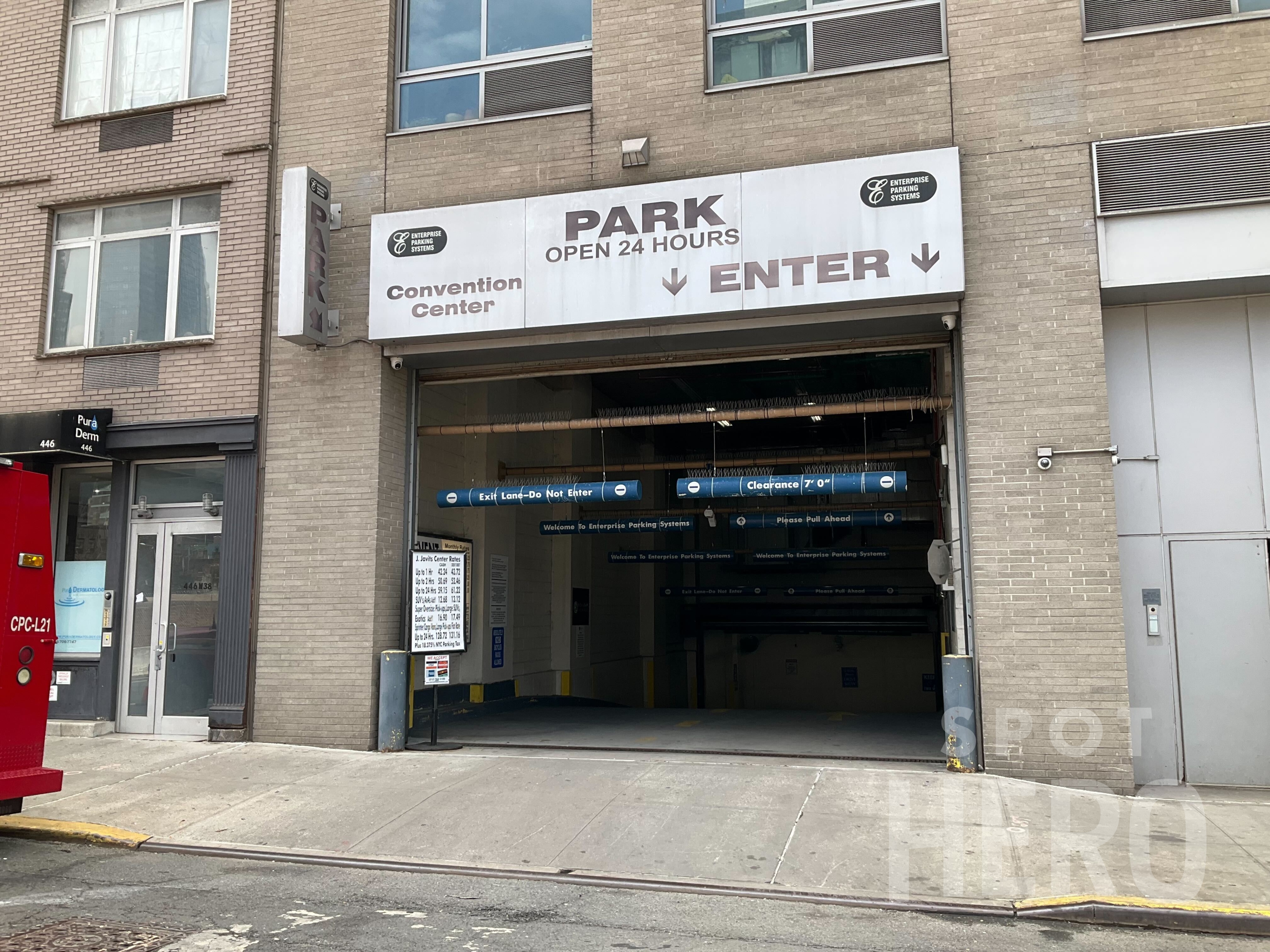 Photo of 466 W 38th St - (453 W 37th St. Valet Garage)