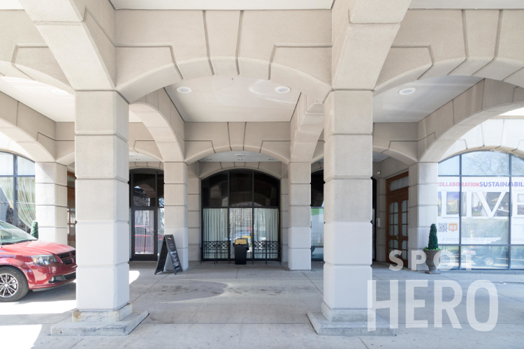 Photo of 3071 W Grand Blvd. - Hotel St Regis Valet