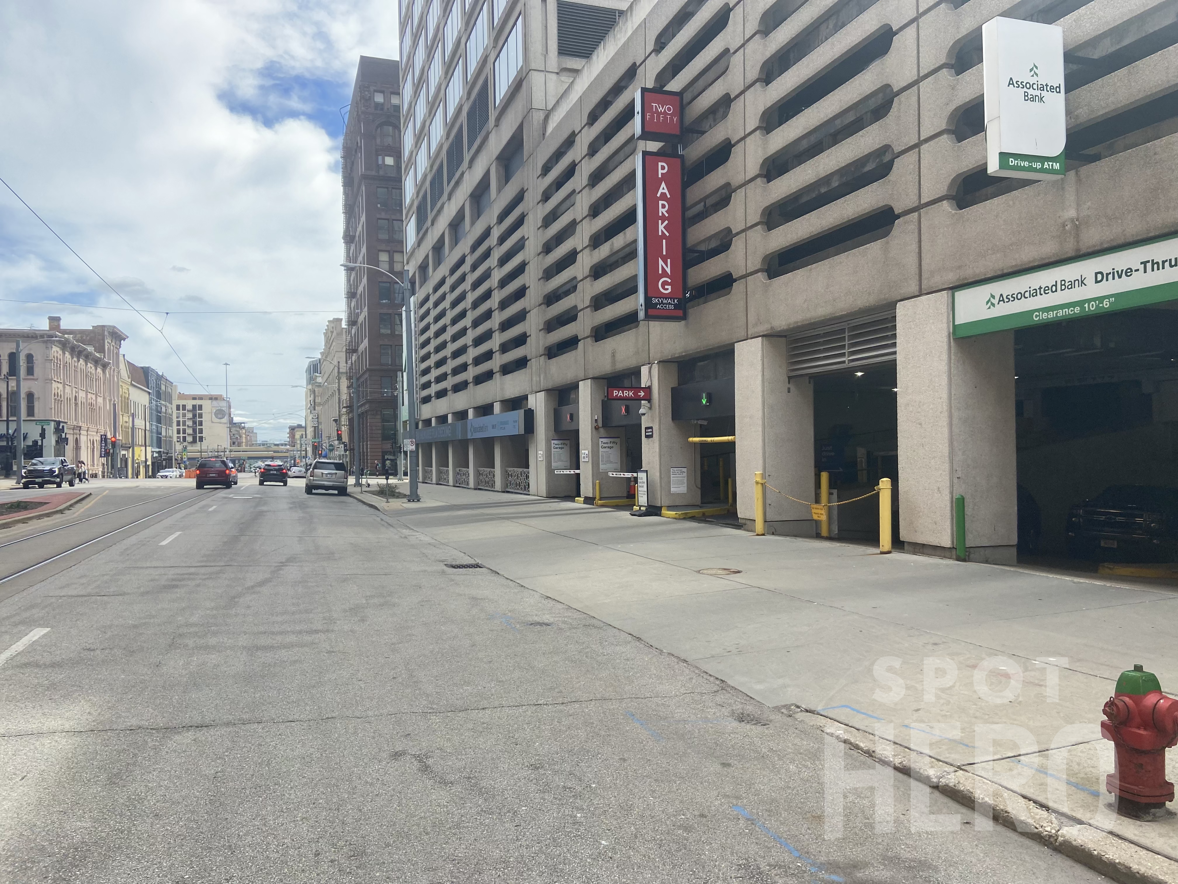 Photo of 719 N Broadway - Garage