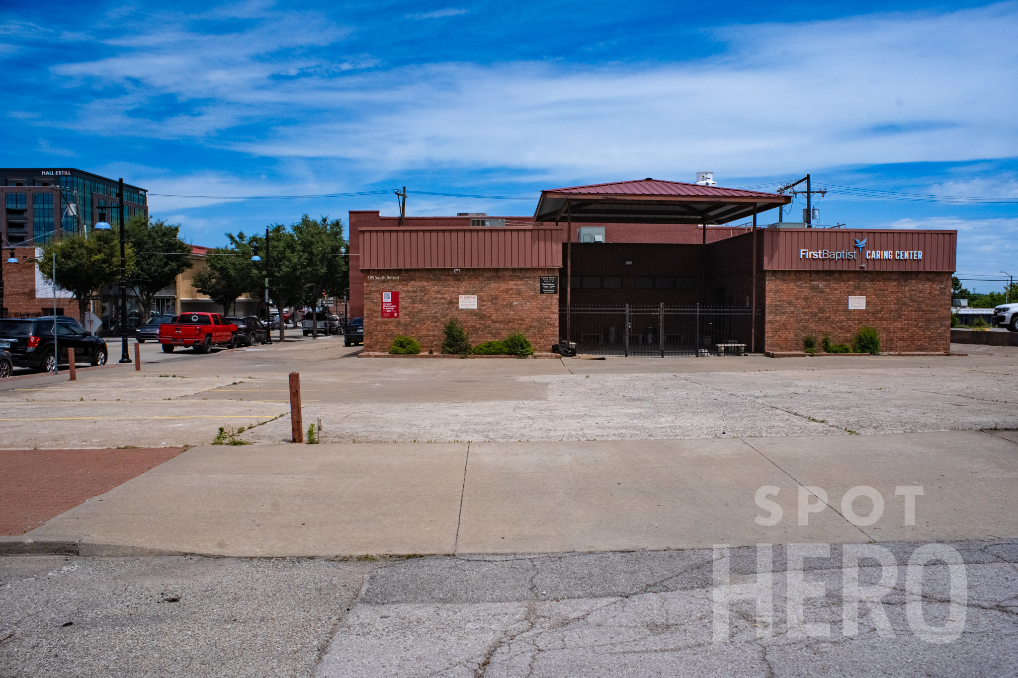 Photo of 305 S Detroit Ave. - CareCenter Lot