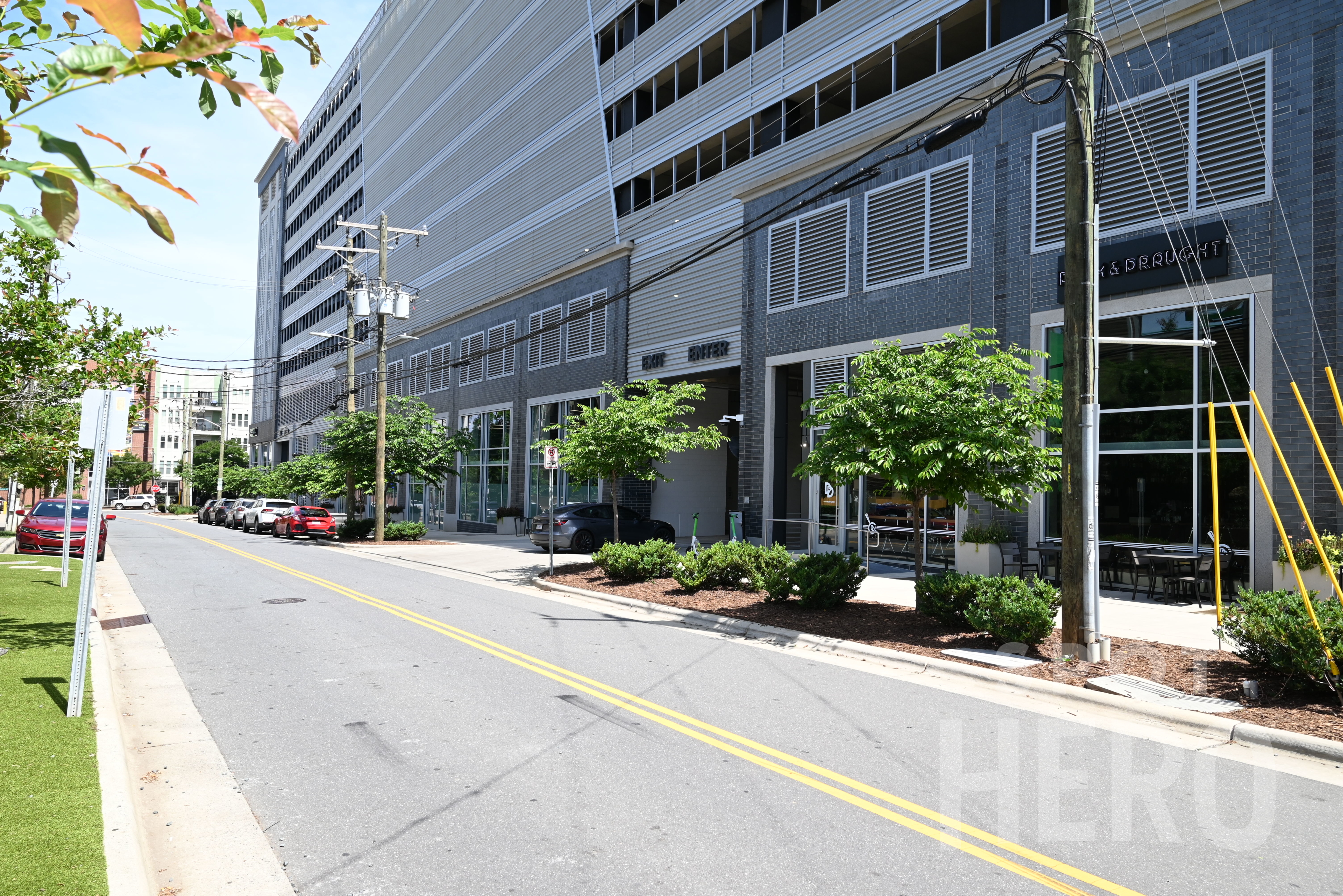 Photo of 106 W Catherine St. (1220 S Tryon St.) - Garage
