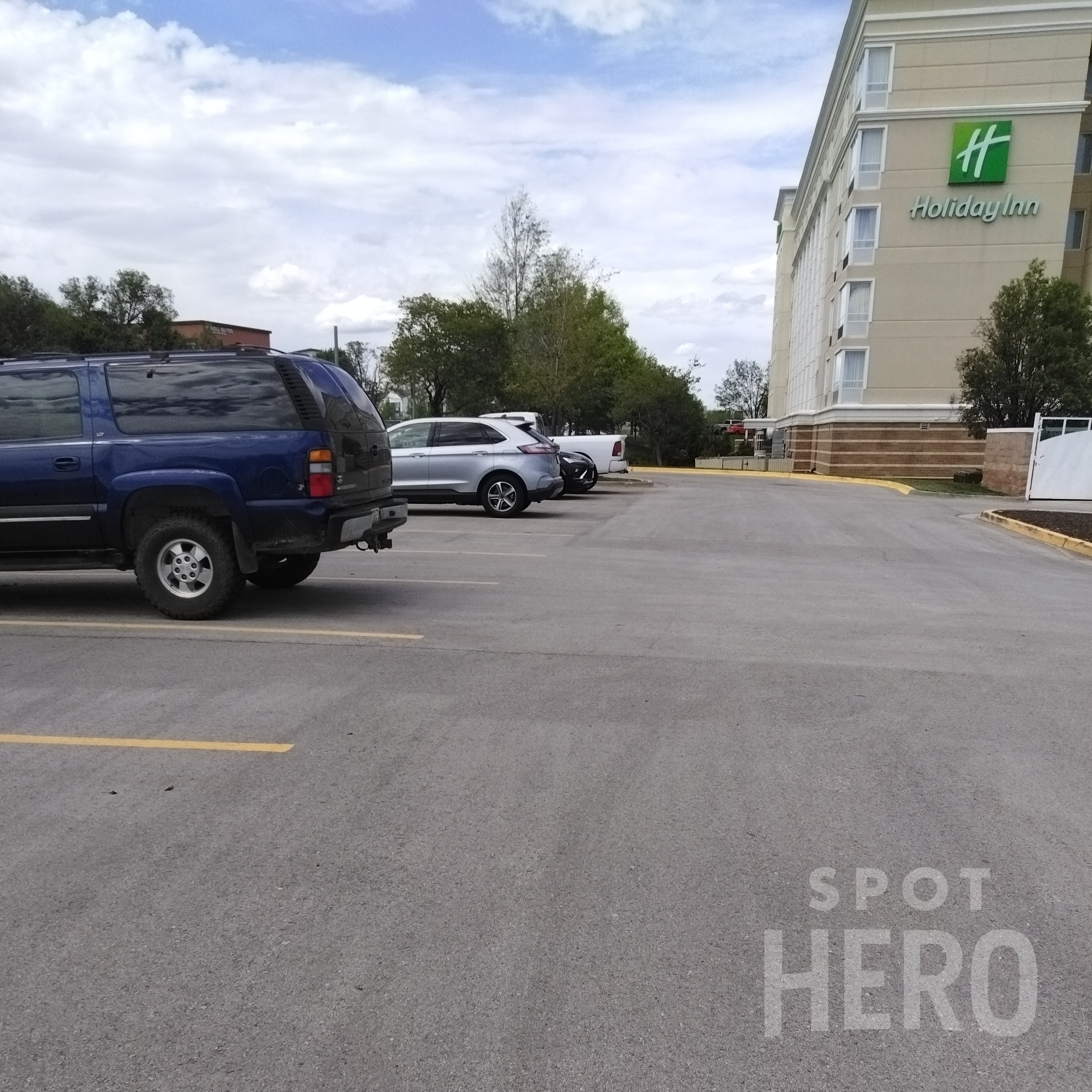 Photo of 11728 N Ambassador Dr. - Holiday Inn Kansas City Airport-Sphere Lot