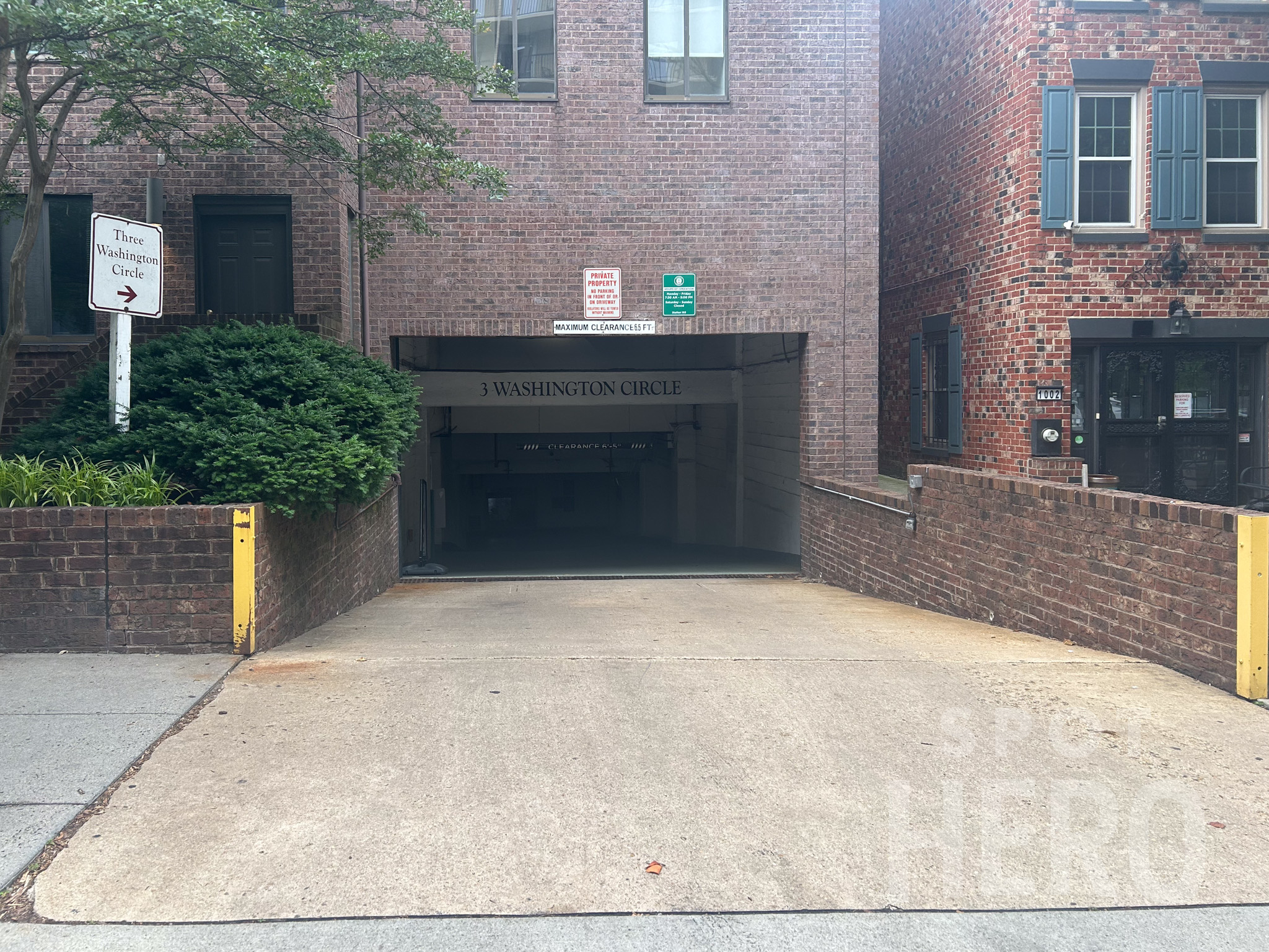 Photo of 1002 23rd St. NW (3 Washington Cir. NW) - Garage
