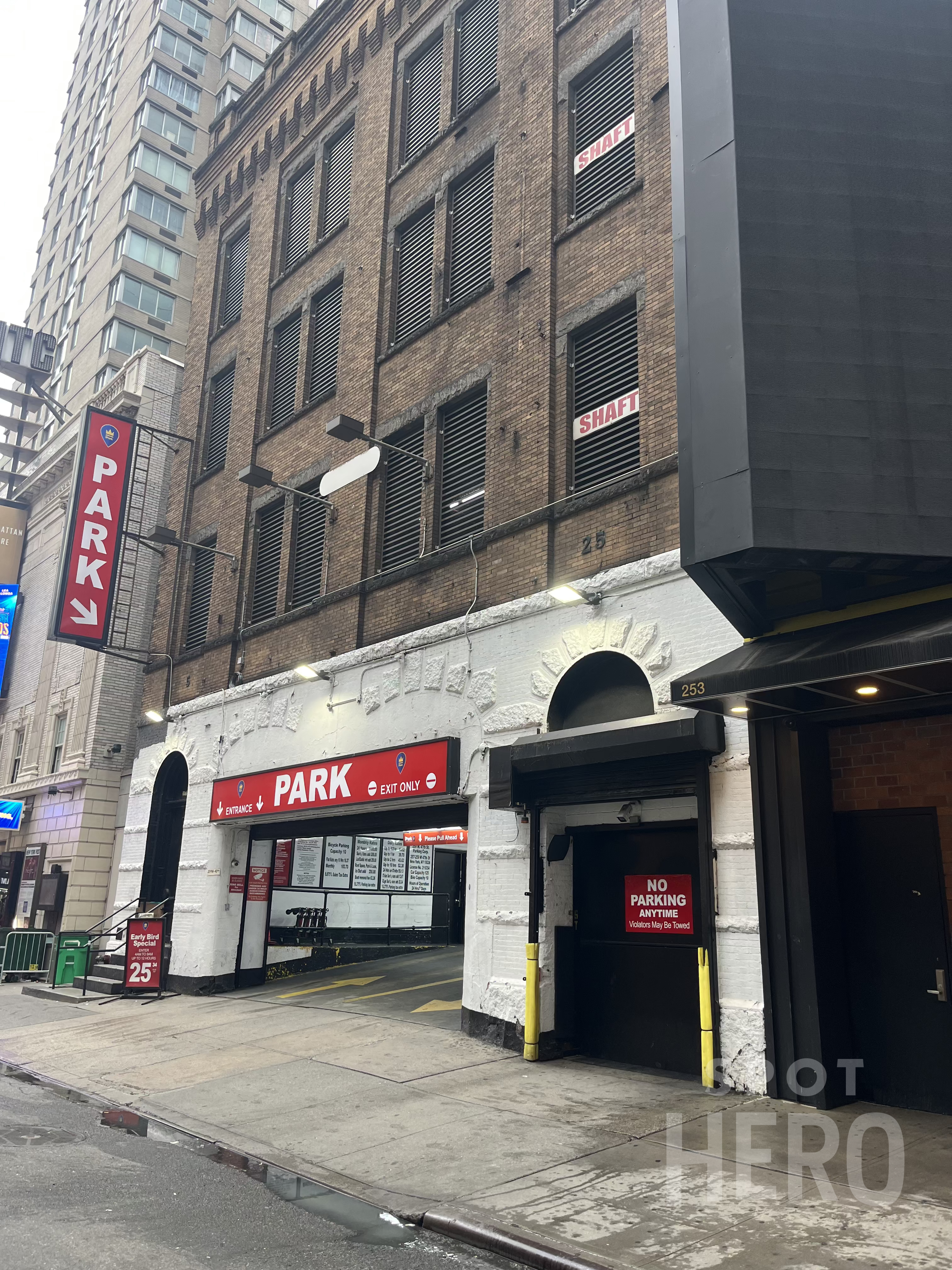 Photo of 259 W 47th St. - Valet Garage